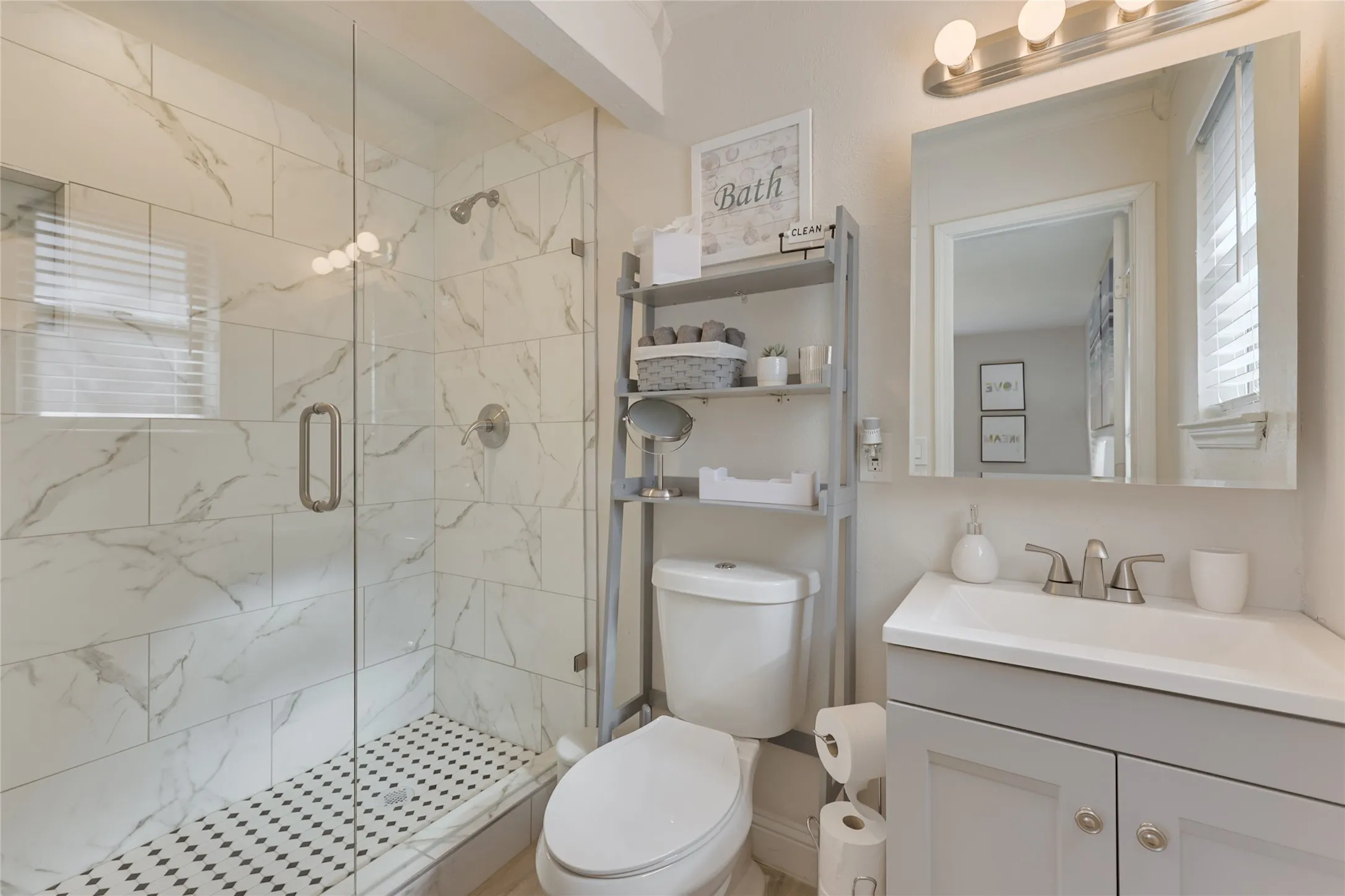 Single Family Residence For Rent in Collin County , 804 Ridgefield Drive, Plano, Texas 75075, 5 Bedroom, 2 Bathroom, 2 Garage spaces, 1,971 Sqft, built in 1963, mls#21294381, Real Estate Agent in Plano, Homes For Rent in Collin county, Homes For Rent in Plano, Realtor in Plano Texas, Real Estate Brokerage Independent Realty Texas, Luminita Cordes Realtor