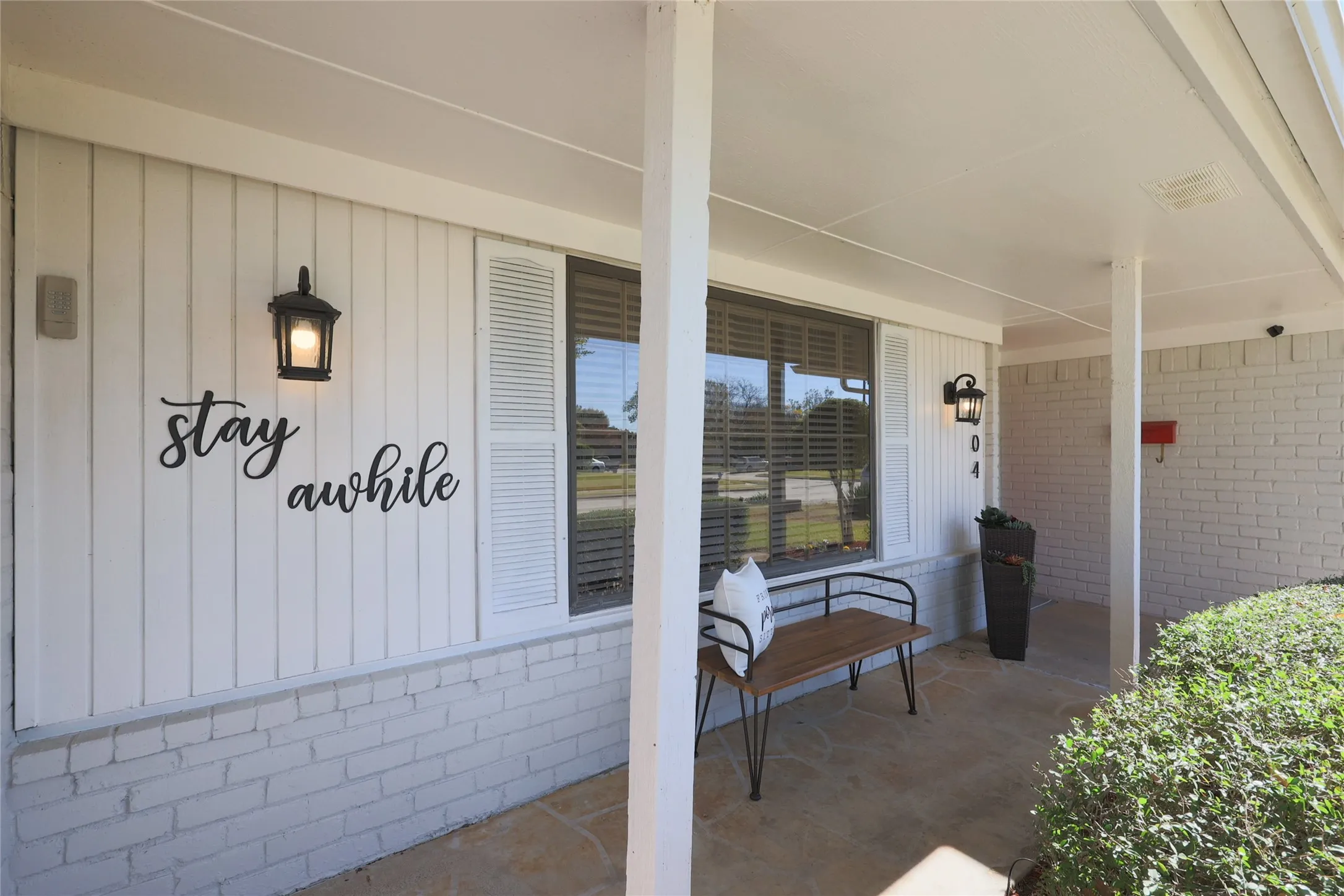 Single Family Residence For Rent in Collin County , 804 Ridgefield Drive, Plano, Texas 75075, 5 Bedroom, 2 Bathroom, 2 Garage spaces, 1,971 Sqft, built in 1963, mls#21294381, Real Estate Agent in Plano, Homes For Rent in Collin county, Homes For Rent in Plano, Realtor in Plano Texas, Real Estate Brokerage Independent Realty Texas, Luminita Cordes Realtor
