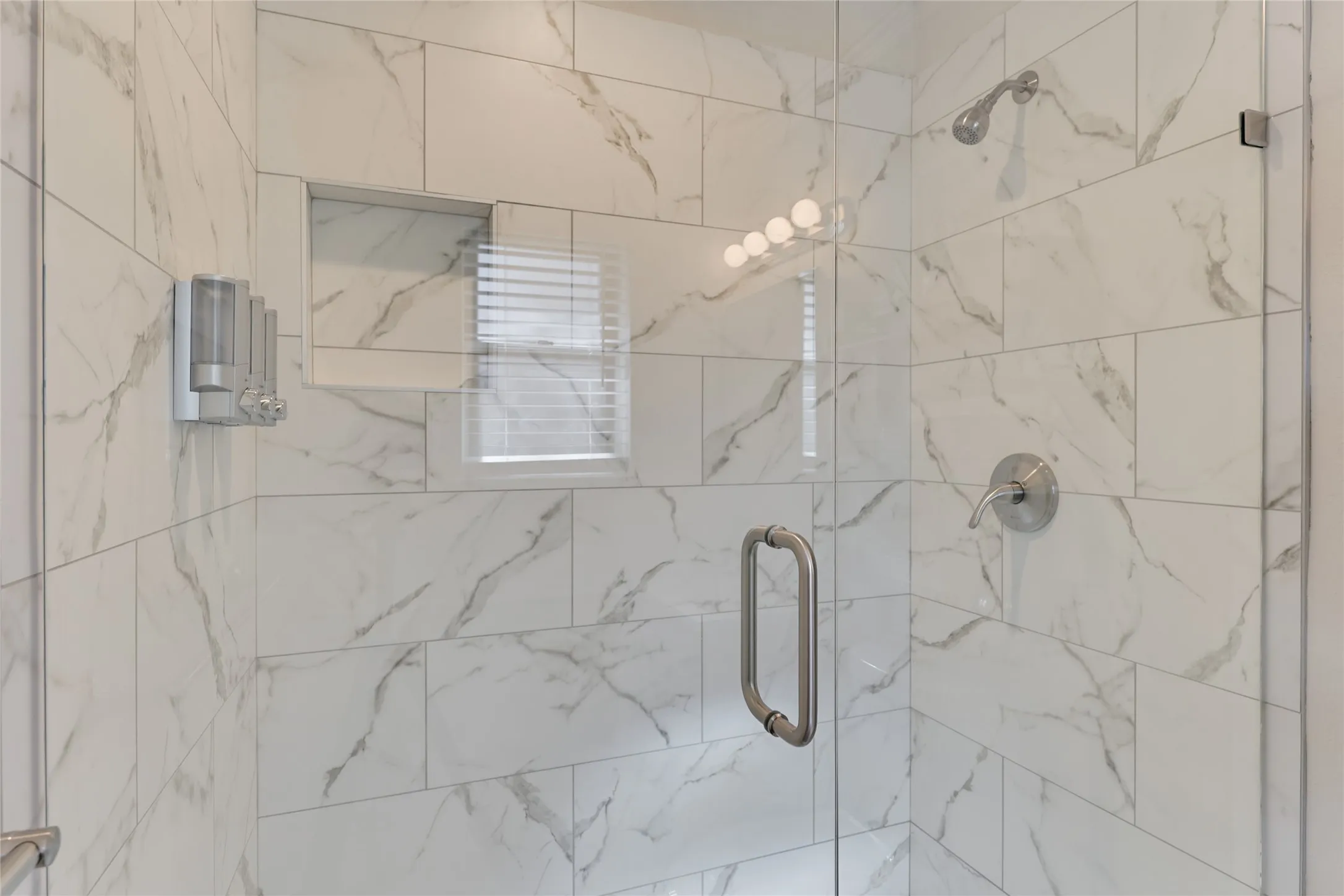 Single Family Residence For Rent in Collin County , 804 Ridgefield Drive, Plano, Texas 75075, 5 Bedroom, 2 Bathroom, 2 Garage spaces, 1,971 Sqft, built in 1963, mls#21294381, Real Estate Agent in Plano, Homes For Rent in Collin county, Homes For Rent in Plano, Realtor in Plano Texas, Real Estate Brokerage Independent Realty Texas, Luminita Cordes Realtor