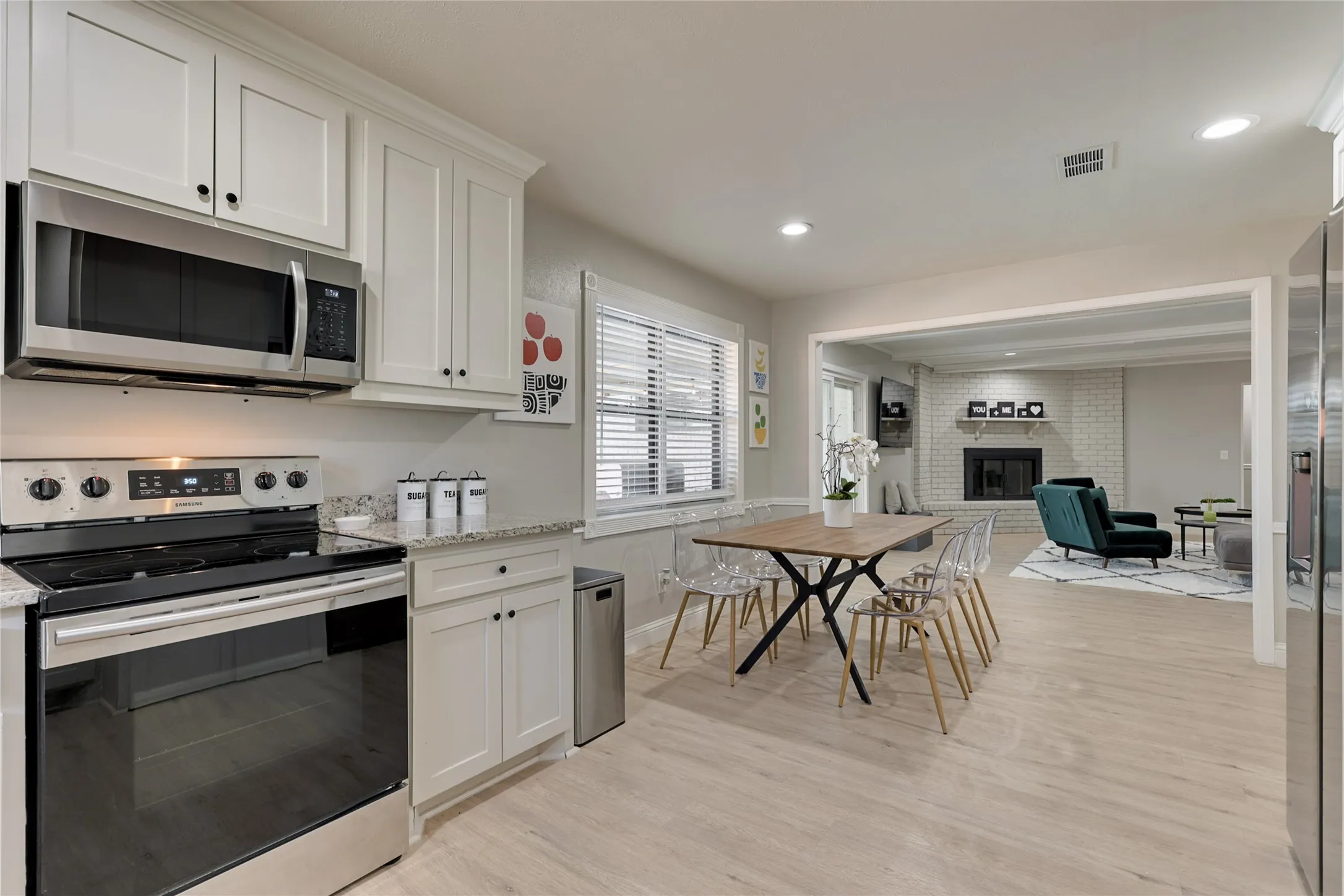 Single Family Residence For Rent in Collin County , 804 Ridgefield Drive, Plano, Texas 75075, 5 Bedroom, 2 Bathroom, 2 Garage spaces, 1,971 Sqft, built in 1963, mls#21294381, Real Estate Agent in Plano, Homes For Rent in Collin county, Homes For Rent in Plano, Realtor in Plano Texas, Real Estate Brokerage Independent Realty Texas, Luminita Cordes Realtor