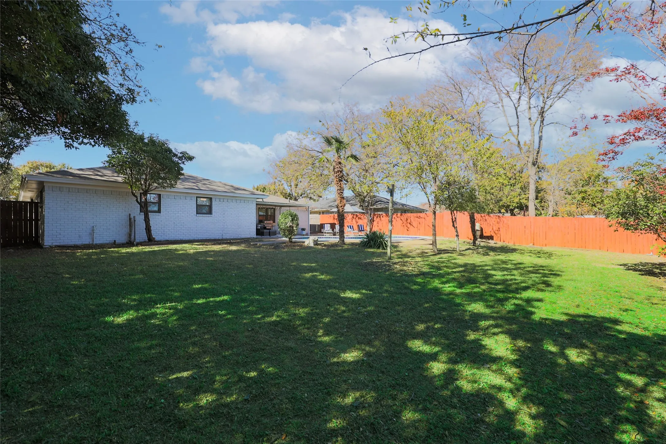 Single Family Residence For Rent in Collin County , 804 Ridgefield Drive, Plano, Texas 75075, 5 Bedroom, 2 Bathroom, 2 Garage spaces, 1,971 Sqft, built in 1963, mls#21294381, Real Estate Agent in Plano, Homes For Rent in Collin county, Homes For Rent in Plano, Realtor in Plano Texas, Real Estate Brokerage Independent Realty Texas, Luminita Cordes Realtor