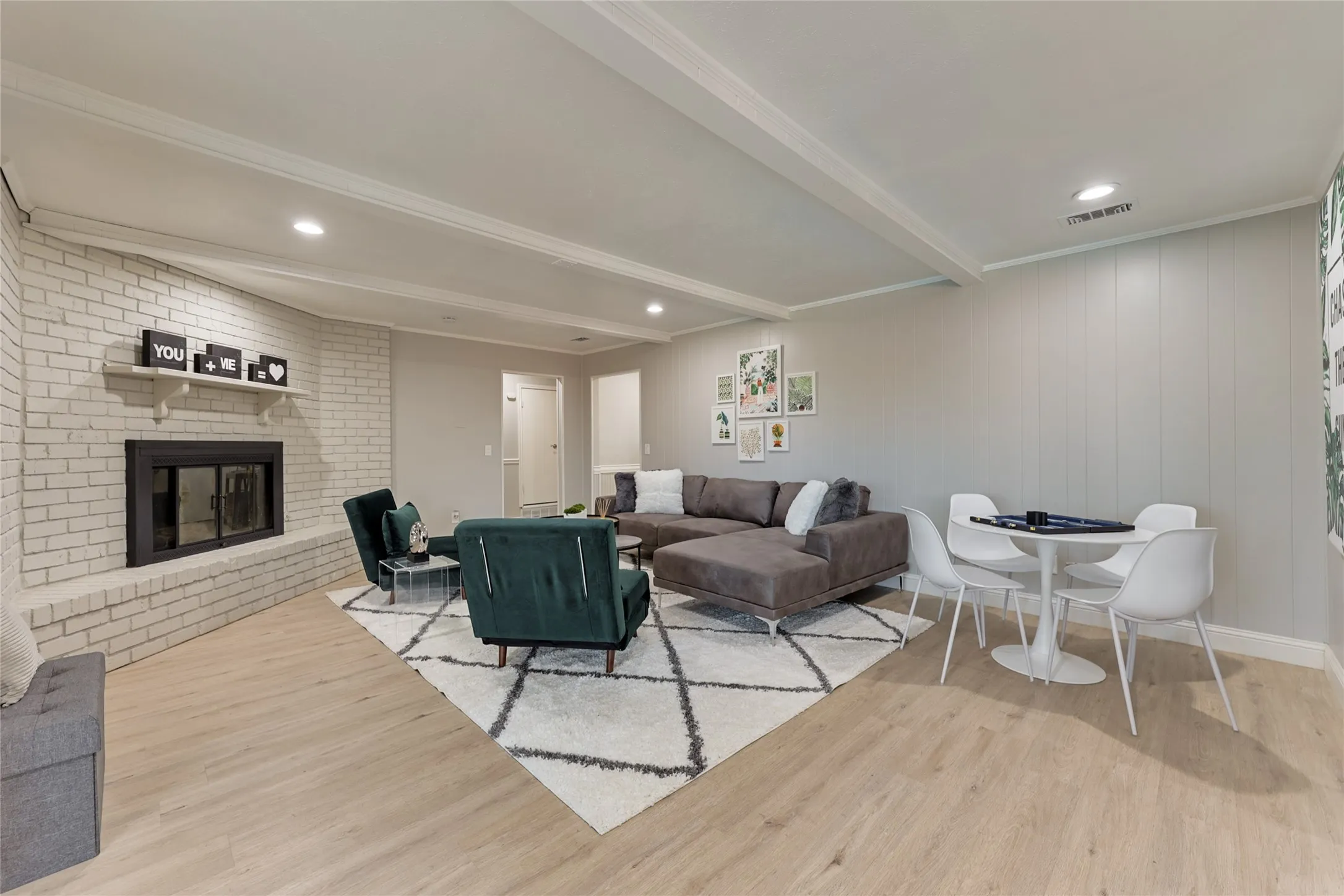 Single Family Residence For Rent in Collin County , 804 Ridgefield Drive, Plano, Texas 75075, 5 Bedroom, 2 Bathroom, 2 Garage spaces, 1,971 Sqft, built in 1963, mls#21294381, Real Estate Agent in Plano, Homes For Rent in Collin county, Homes For Rent in Plano, Realtor in Plano Texas, Real Estate Brokerage Independent Realty Texas, Luminita Cordes Realtor