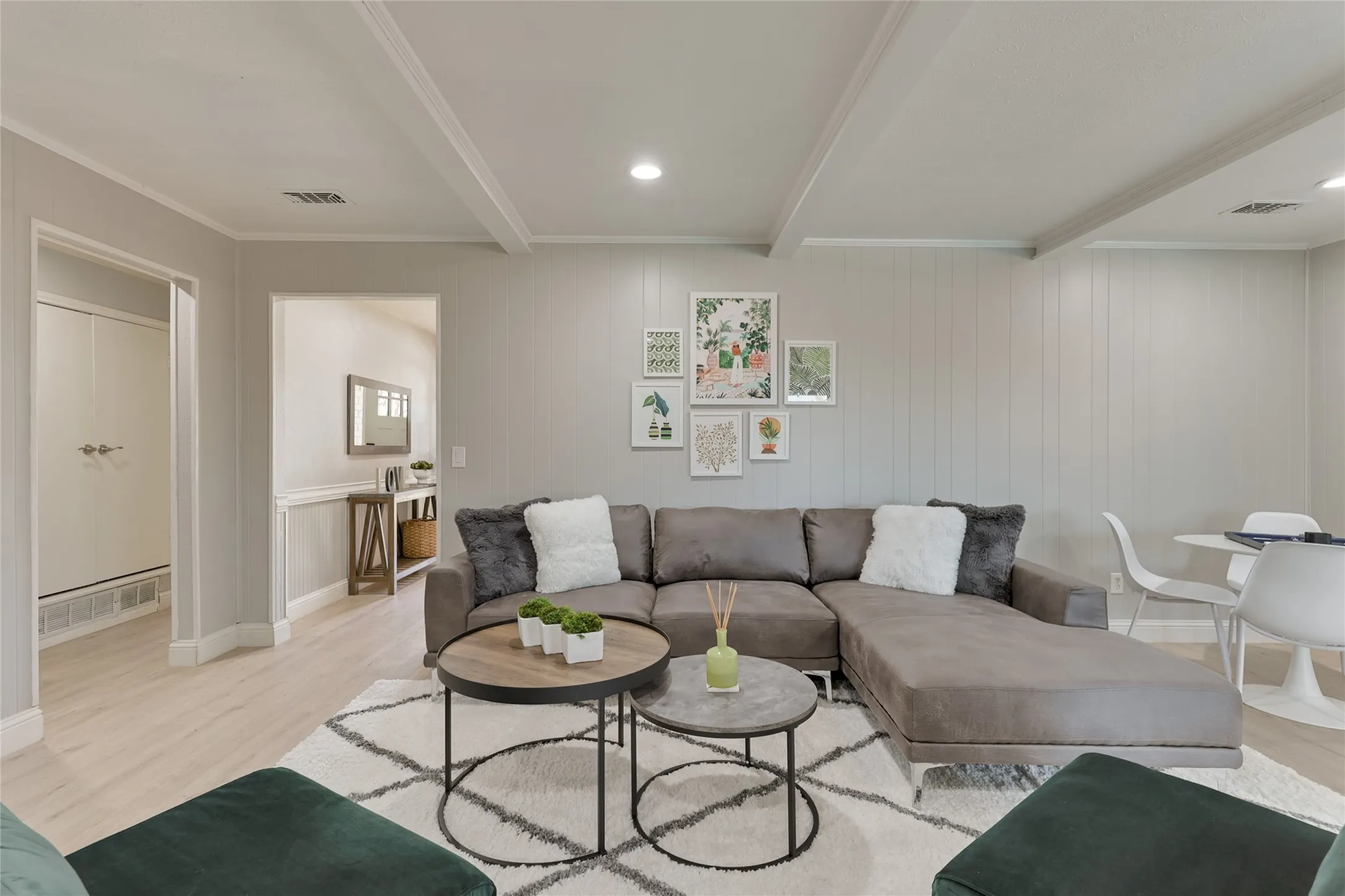Single Family Residence For Rent in Collin County , 804 Ridgefield Drive, Plano, Texas 75075, 5 Bedroom, 2 Bathroom, 2 Garage spaces, 1,971 Sqft, built in 1963, mls#21294381, Real Estate Agent in Plano, Homes For Rent in Collin county, Homes For Rent in Plano, Realtor in Plano Texas, Real Estate Brokerage Independent Realty Texas, Luminita Cordes Realtor