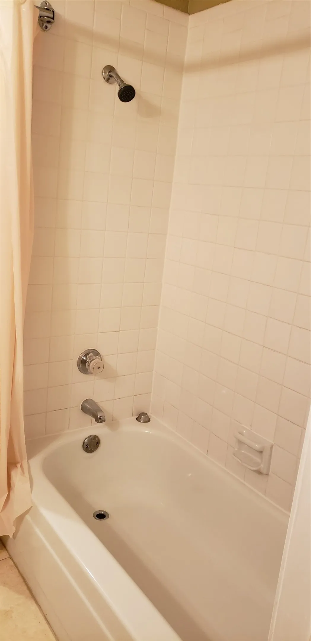 Condominium For Rent in Tarrant County , 2311 Basil Drive C207, Arlington, Texas 76006, 2 Bedroom, 2 Bathroom, Garage spaces, 1,031 Sqft, built in 1981, mls#21294400, Real Estate Agent in Arlington, Homes For Rent in Tarrant county, Homes For Rent in Arlington, Realtor in Arlington Texas, Real Estate Brokerage Independent Realty Texas, Luminita Cordes Realtor