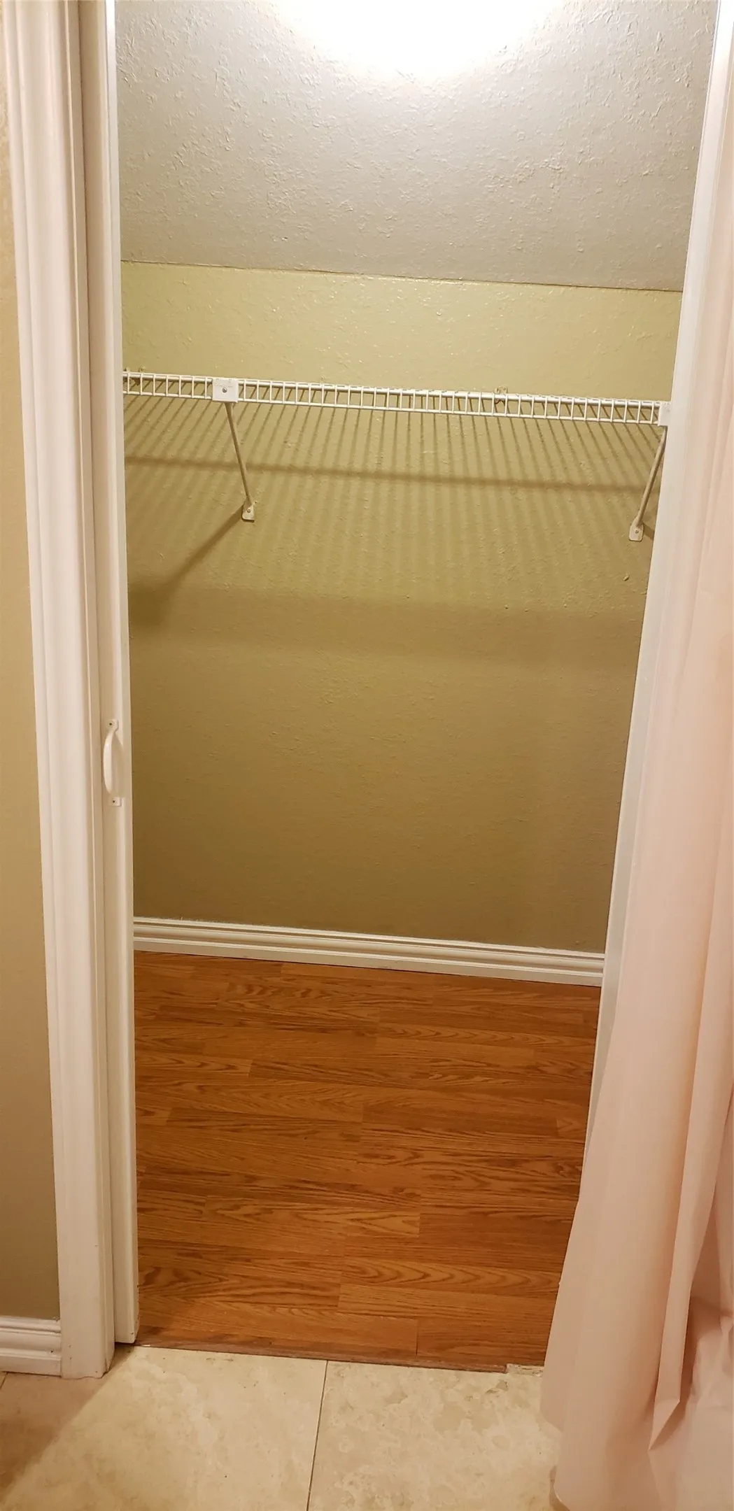 Condominium For Rent in Tarrant County , 2311 Basil Drive C207, Arlington, Texas 76006, 2 Bedroom, 2 Bathroom, Garage spaces, 1,031 Sqft, built in 1981, mls#21294400, Real Estate Agent in Arlington, Homes For Rent in Tarrant county, Homes For Rent in Arlington, Realtor in Arlington Texas, Real Estate Brokerage Independent Realty Texas, Luminita Cordes Realtor