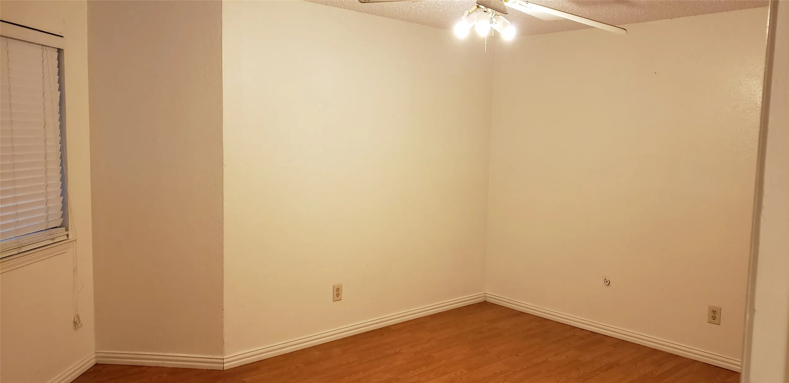 Condominium For Rent in Tarrant County , 2311 Basil Drive C207, Arlington, Texas 76006, 2 Bedroom, 2 Bathroom, Garage spaces, 1,031 Sqft, built in 1981, mls#21294400, Real Estate Agent in Arlington, Homes For Rent in Tarrant county, Homes For Rent in Arlington, Realtor in Arlington Texas, Real Estate Brokerage Independent Realty Texas, Luminita Cordes Realtor