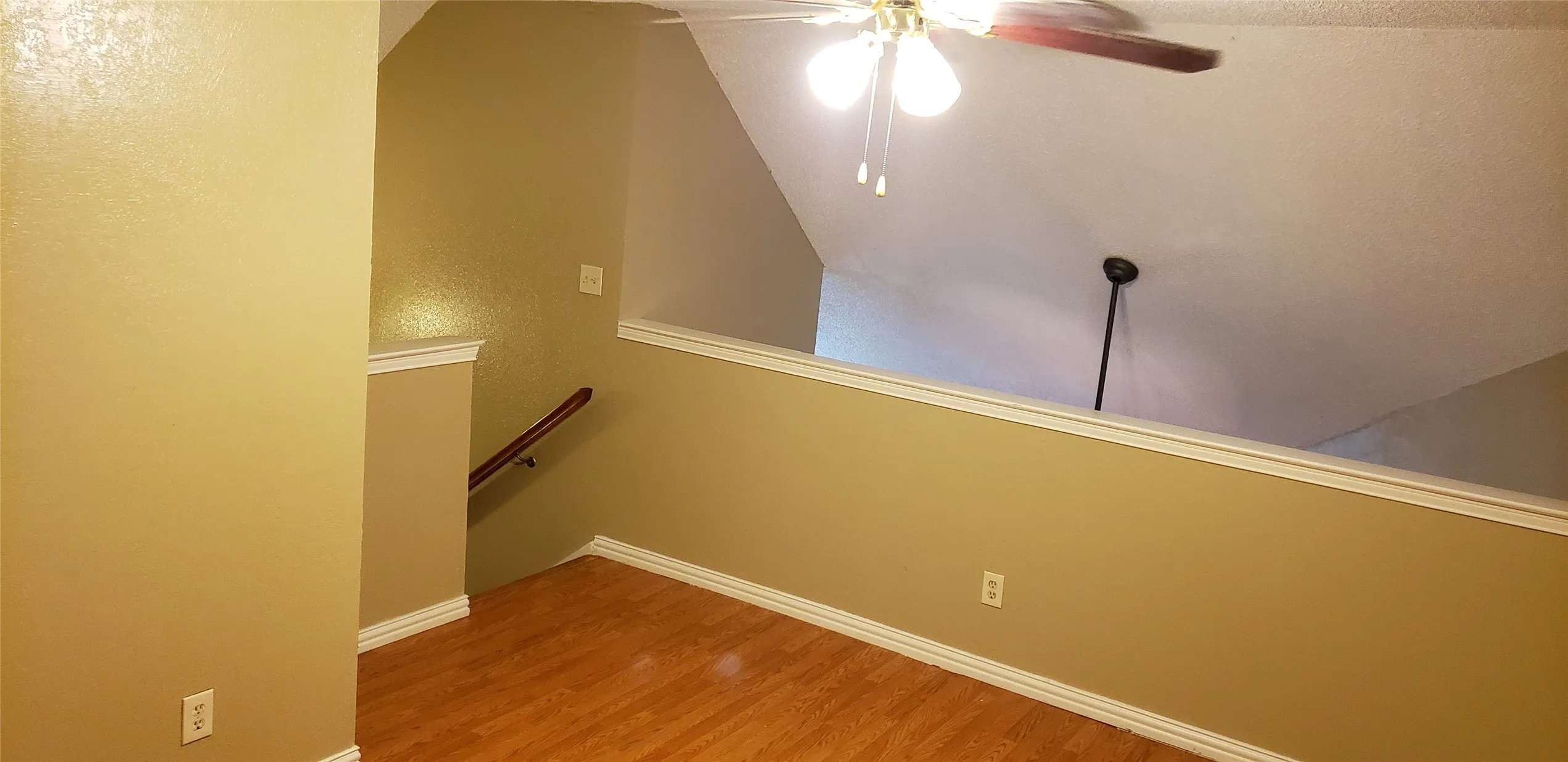 Condominium For Rent in Tarrant County , 2311 Basil Drive C207, Arlington, Texas 76006, 2 Bedroom, 2 Bathroom, Garage spaces, 1,031 Sqft, built in 1981, mls#21294400, Real Estate Agent in Arlington, Homes For Rent in Tarrant county, Homes For Rent in Arlington, Realtor in Arlington Texas, Real Estate Brokerage Independent Realty Texas, Luminita Cordes Realtor