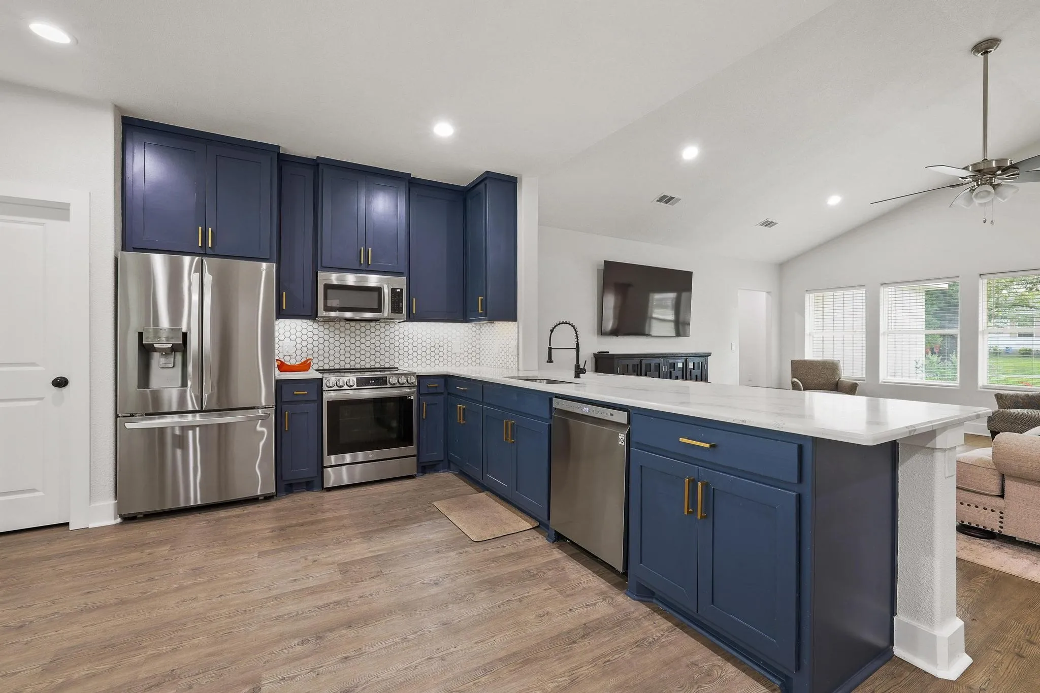 Single Family Residence For Sale in Grayson County , 1834 S Park Avenue, Denison, Texas 75020, 3 Bedroom, 2 Bathroom, 2 Garage spaces, 1,972 Sqft, built in 2021, mls#21287886, Real Estate Agent in Denison, Homes For Sale in Grayson county, Homes For Sale in Denison, Realtor in Denison Texas, Real Estate Brokerage Independent Realty Texas, Luminita Cordes Realtor