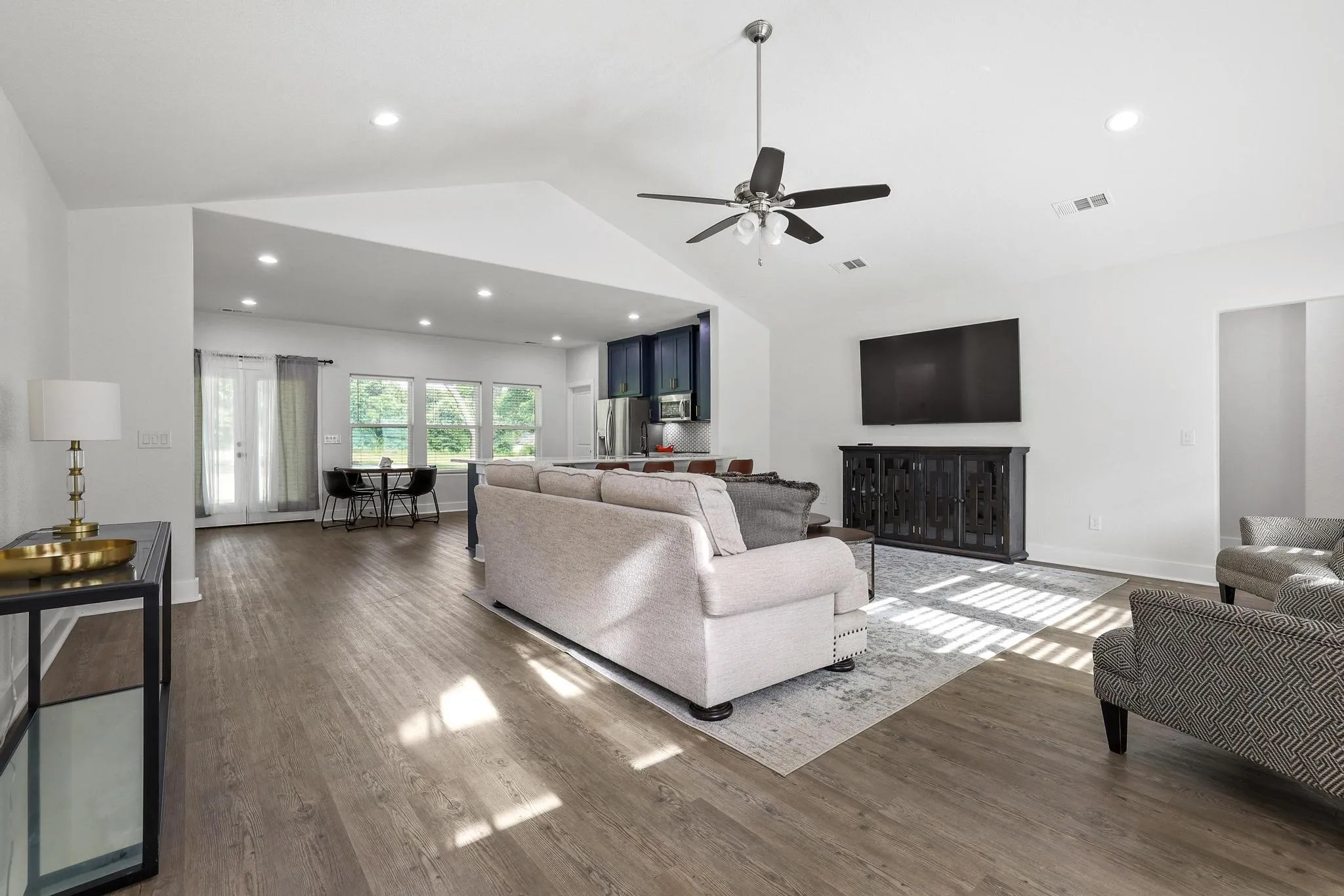 Single Family Residence For Sale in Grayson County , 1834 S Park Avenue, Denison, Texas 75020, 3 Bedroom, 2 Bathroom, 2 Garage spaces, 1,972 Sqft, built in 2021, mls#21287886, Real Estate Agent in Denison, Homes For Sale in Grayson county, Homes For Sale in Denison, Realtor in Denison Texas, Real Estate Brokerage Independent Realty Texas, Luminita Cordes Realtor