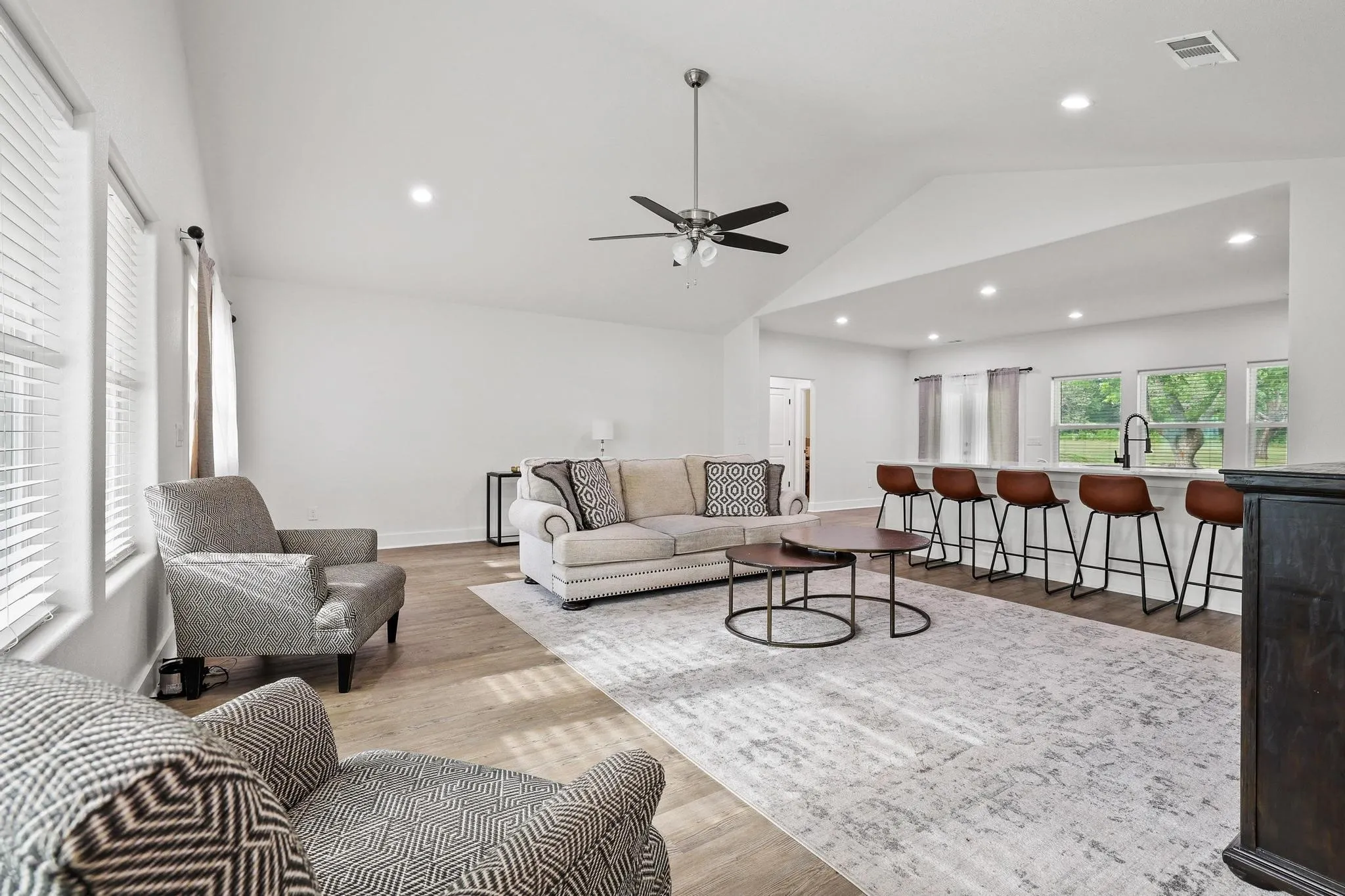 Single Family Residence For Sale in Grayson County , 1834 S Park Avenue, Denison, Texas 75020, 3 Bedroom, 2 Bathroom, 2 Garage spaces, 1,972 Sqft, built in 2021, mls#21287886, Real Estate Agent in Denison, Homes For Sale in Grayson county, Homes For Sale in Denison, Realtor in Denison Texas, Real Estate Brokerage Independent Realty Texas, Luminita Cordes Realtor