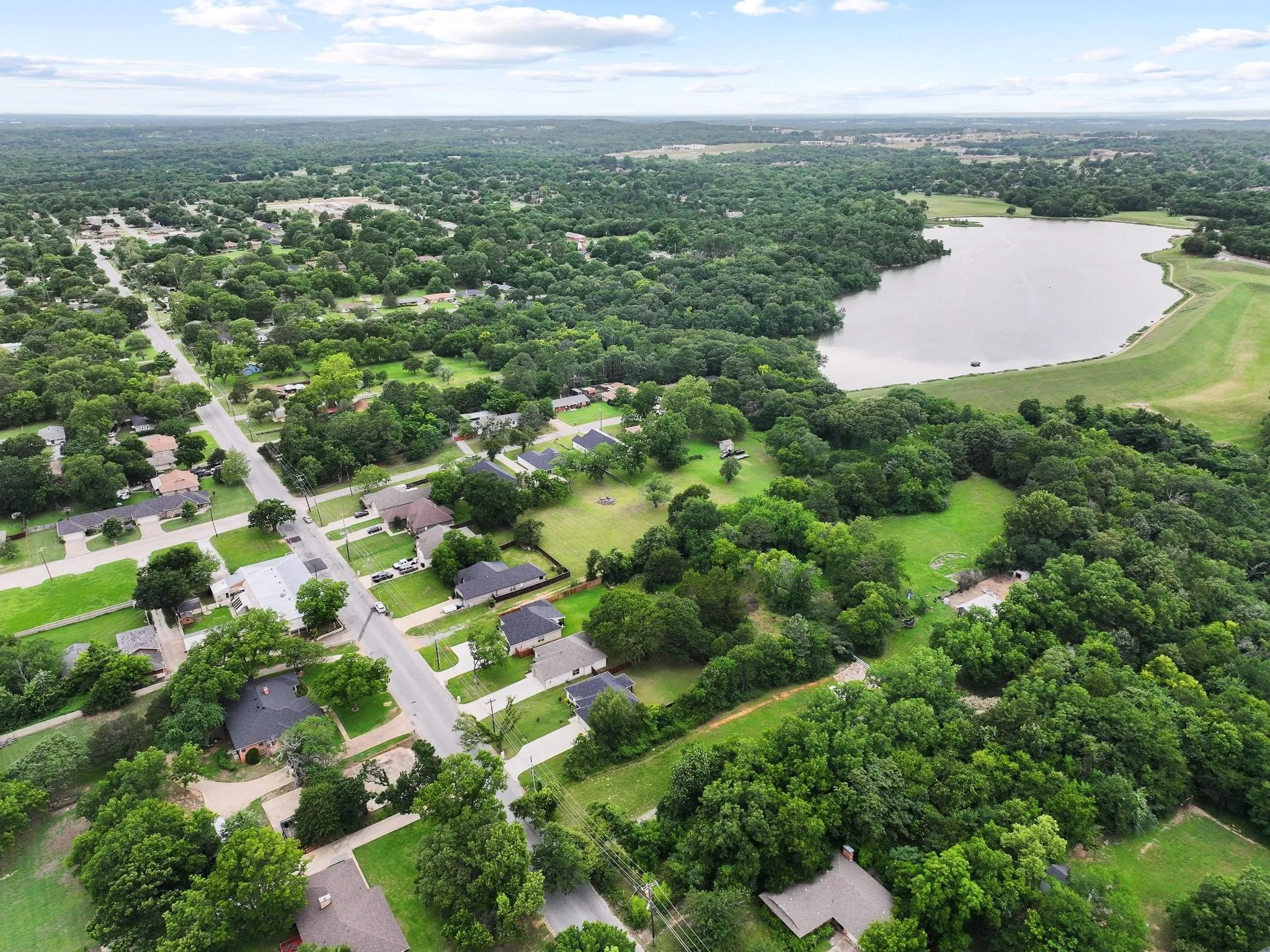 Single Family Residence For Sale in Grayson County , 1834 S Park Avenue, Denison, Texas 75020, 3 Bedroom, 2 Bathroom, 2 Garage spaces, 1,972 Sqft, built in 2021, mls#21287886, Real Estate Agent in Denison, Homes For Sale in Grayson county, Homes For Sale in Denison, Realtor in Denison Texas, Real Estate Brokerage Independent Realty Texas, Luminita Cordes Realtor