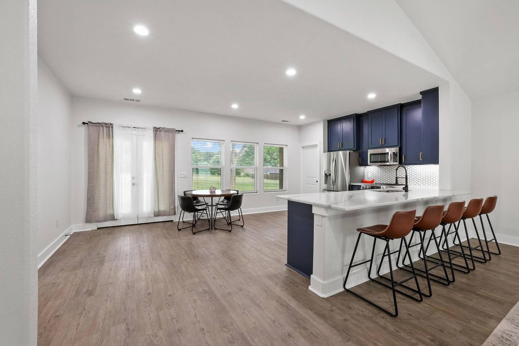 Single Family Residence For Sale in Grayson County , 1834 S Park Avenue, Denison, Texas 75020, 3 Bedroom, 2 Bathroom, 2 Garage spaces, 1,972 Sqft, built in 2021, mls#21287886, Real Estate Agent in Denison, Homes For Sale in Grayson county, Homes For Sale in Denison, Realtor in Denison Texas, Real Estate Brokerage Independent Realty Texas, Luminita Cordes Realtor