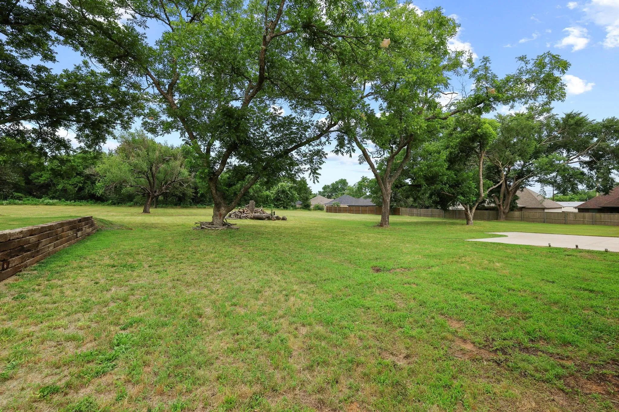 Single Family Residence For Sale in Grayson County , 1834 S Park Avenue, Denison, Texas 75020, 3 Bedroom, 2 Bathroom, 2 Garage spaces, 1,972 Sqft, built in 2021, mls#21287886, Real Estate Agent in Denison, Homes For Sale in Grayson county, Homes For Sale in Denison, Realtor in Denison Texas, Real Estate Brokerage Independent Realty Texas, Luminita Cordes Realtor