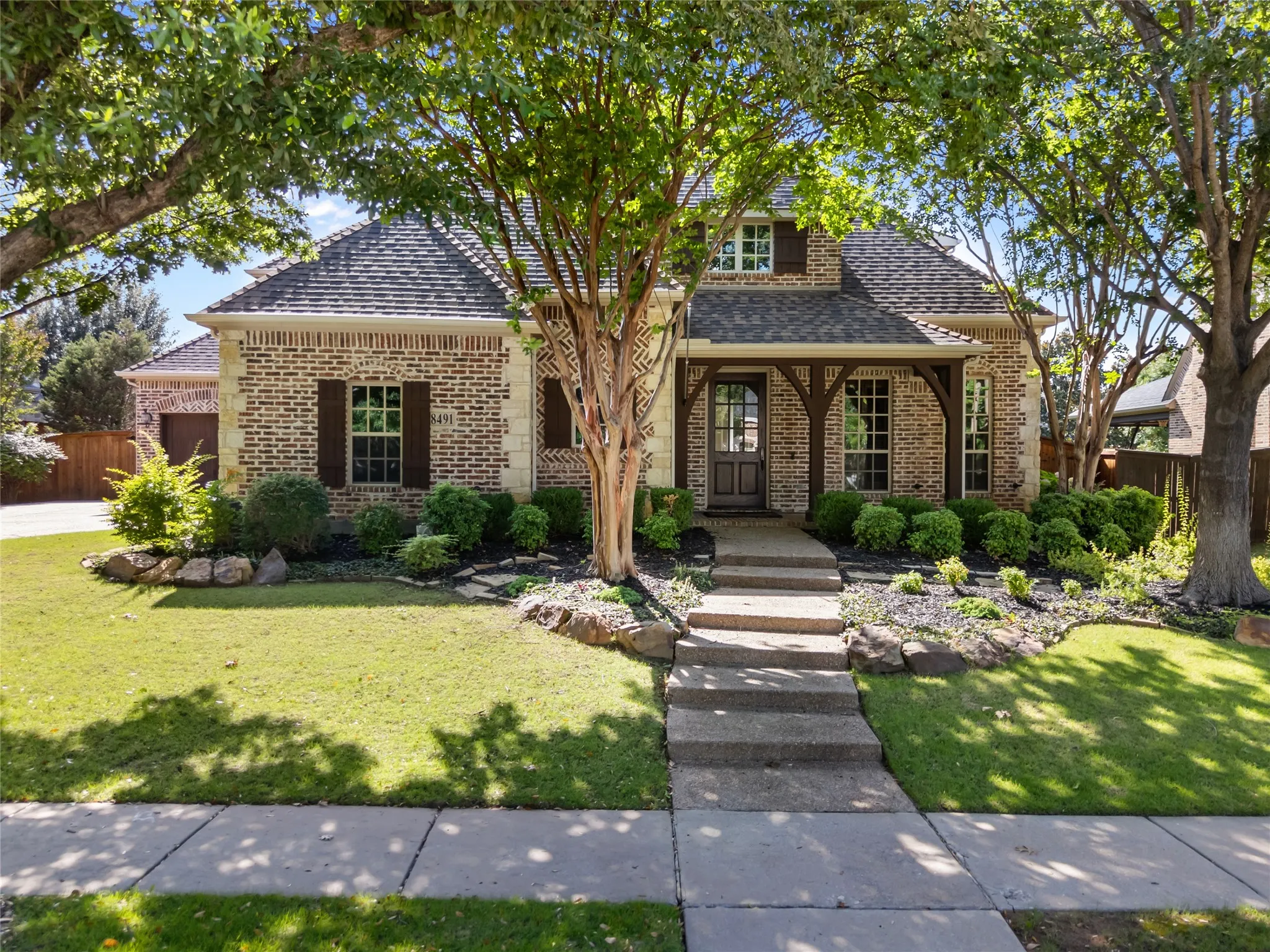 Single Family Residence For Sale in Denton County , 8491 Canyon Crossing, Lantana, Texas 76226, 5 Bedroom, 5 Bathroom, 3 Garage spaces, 4,076 Sqft, built in 2007, mls#21294408, Real Estate Agent in Lantana, Homes For Sale in Denton county, Homes For Sale in Lantana, Realtor in Lantana Texas, Real Estate Brokerage Independent Realty Texas, Luminita Cordes Realtor