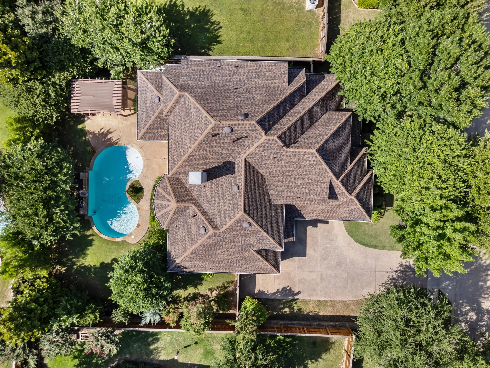 Single Family Residence For Sale in Denton County , 8491 Canyon Crossing, Lantana, Texas 76226, 5 Bedroom, 5 Bathroom, 3 Garage spaces, 4,076 Sqft, built in 2007, mls#21294408, Real Estate Agent in Lantana, Homes For Sale in Denton county, Homes For Sale in Lantana, Realtor in Lantana Texas, Real Estate Brokerage Independent Realty Texas, Luminita Cordes Realtor