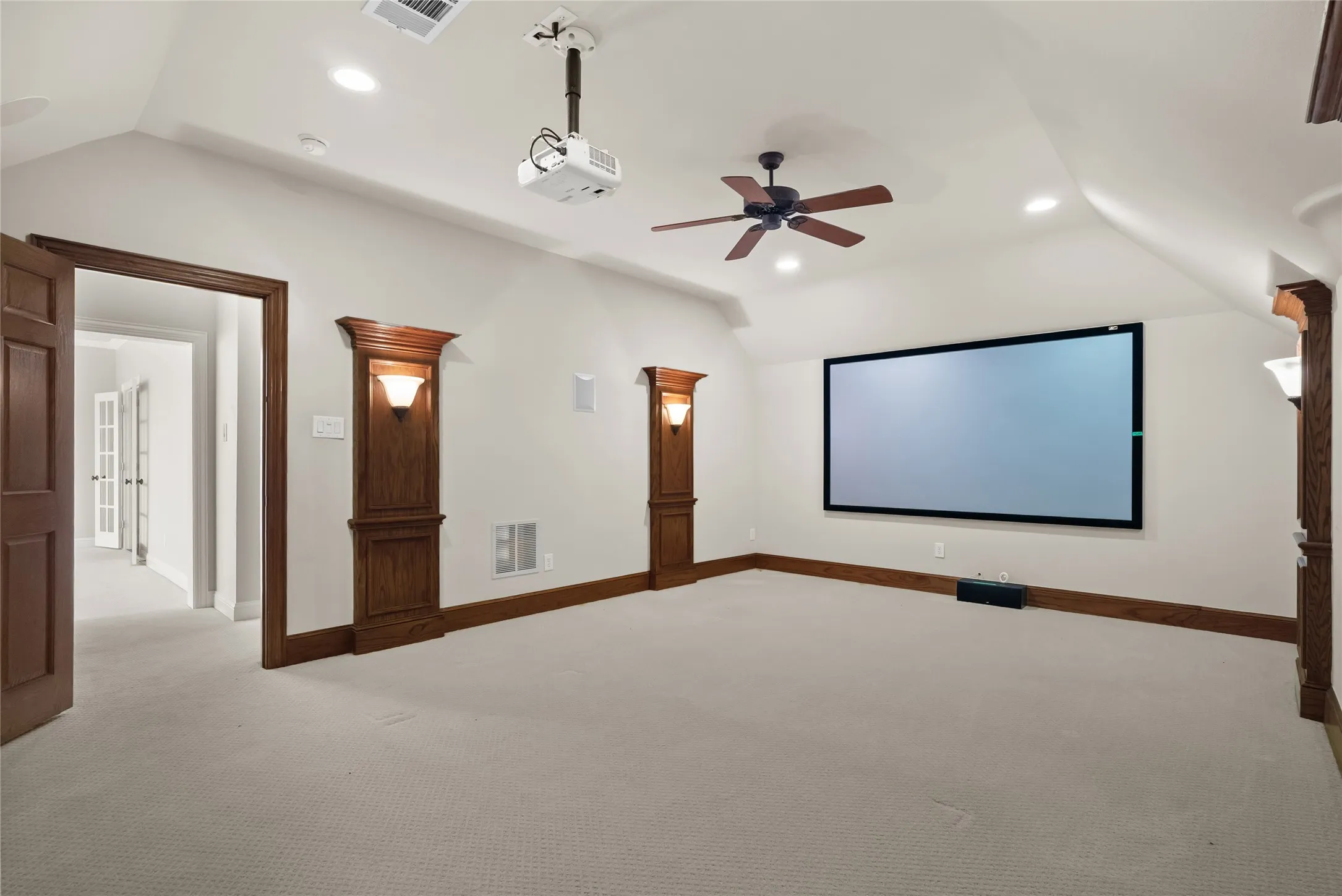 Single Family Residence For Sale in Denton County , 8491 Canyon Crossing, Lantana, Texas 76226, 5 Bedroom, 5 Bathroom, 3 Garage spaces, 4,076 Sqft, built in 2007, mls#21294408, Real Estate Agent in Lantana, Homes For Sale in Denton county, Homes For Sale in Lantana, Realtor in Lantana Texas, Real Estate Brokerage Independent Realty Texas, Luminita Cordes Realtor