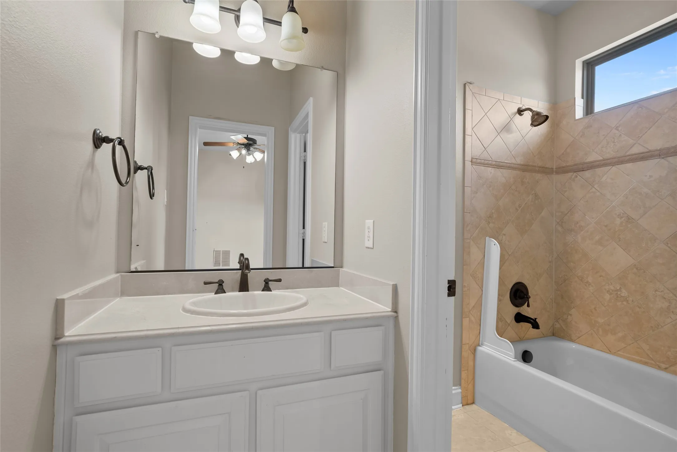 Single Family Residence For Sale in Denton County , 8491 Canyon Crossing, Lantana, Texas 76226, 5 Bedroom, 5 Bathroom, 3 Garage spaces, 4,076 Sqft, built in 2007, mls#21294408, Real Estate Agent in Lantana, Homes For Sale in Denton county, Homes For Sale in Lantana, Realtor in Lantana Texas, Real Estate Brokerage Independent Realty Texas, Luminita Cordes Realtor