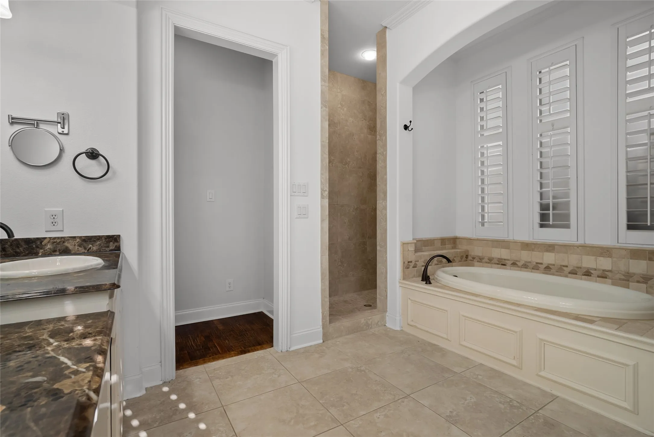 Single Family Residence For Sale in Denton County , 8491 Canyon Crossing, Lantana, Texas 76226, 5 Bedroom, 5 Bathroom, 3 Garage spaces, 4,076 Sqft, built in 2007, mls#21294408, Real Estate Agent in Lantana, Homes For Sale in Denton county, Homes For Sale in Lantana, Realtor in Lantana Texas, Real Estate Brokerage Independent Realty Texas, Luminita Cordes Realtor