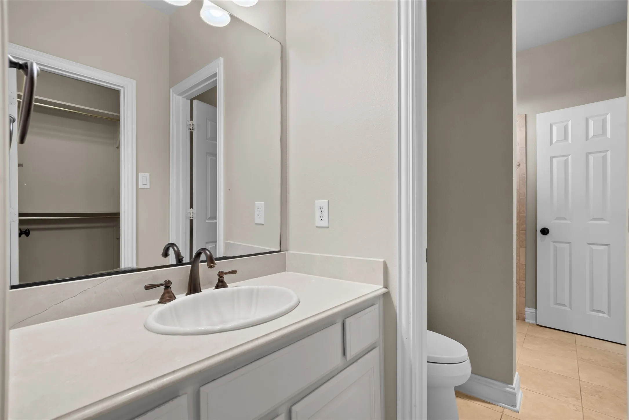 Single Family Residence For Sale in Denton County , 8491 Canyon Crossing, Lantana, Texas 76226, 5 Bedroom, 5 Bathroom, 3 Garage spaces, 4,076 Sqft, built in 2007, mls#21294408, Real Estate Agent in Lantana, Homes For Sale in Denton county, Homes For Sale in Lantana, Realtor in Lantana Texas, Real Estate Brokerage Independent Realty Texas, Luminita Cordes Realtor