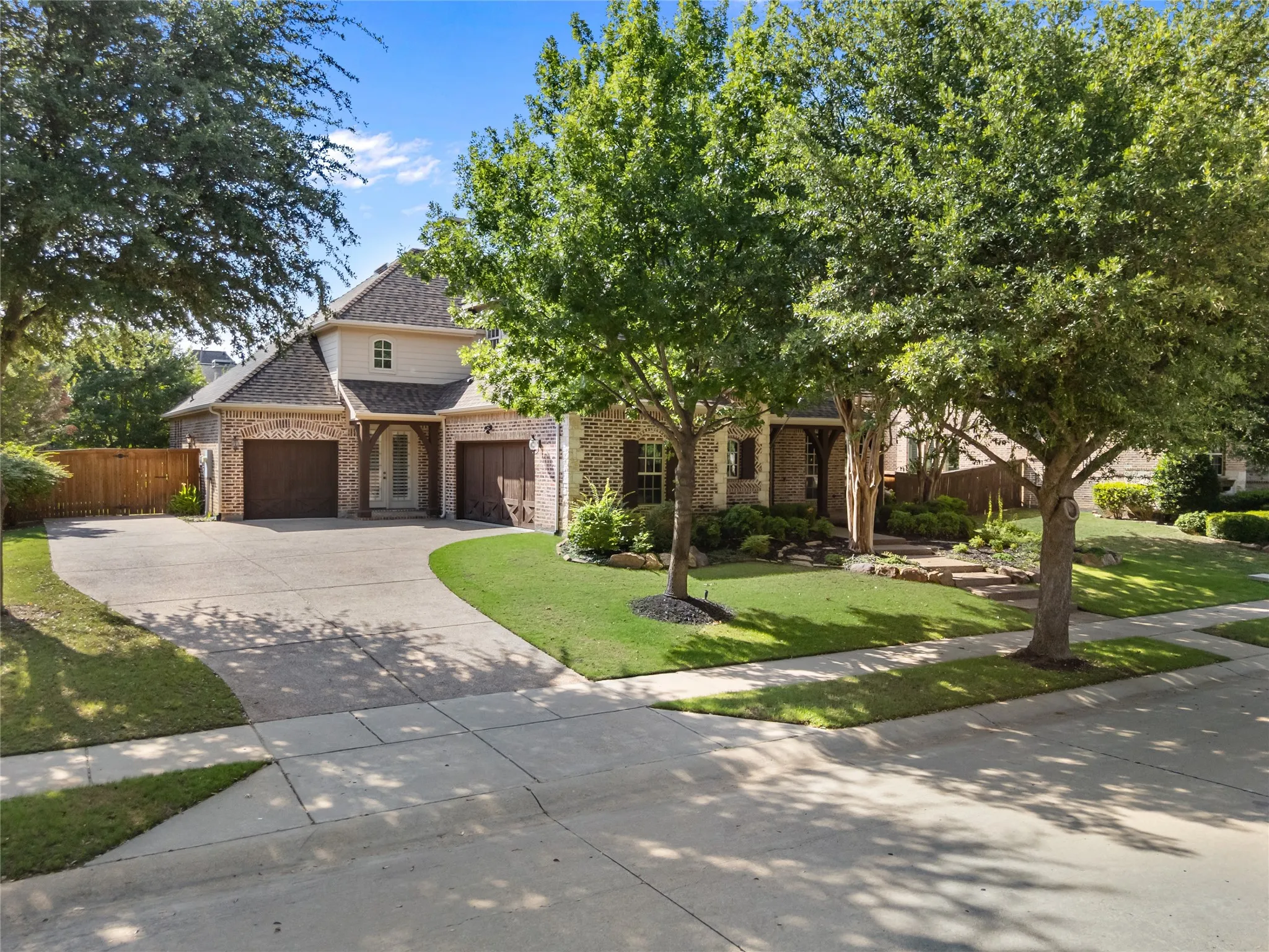 Single Family Residence For Sale in Denton County , 8491 Canyon Crossing, Lantana, Texas 76226, 5 Bedroom, 5 Bathroom, 3 Garage spaces, 4,076 Sqft, built in 2007, mls#21294408, Real Estate Agent in Lantana, Homes For Sale in Denton county, Homes For Sale in Lantana, Realtor in Lantana Texas, Real Estate Brokerage Independent Realty Texas, Luminita Cordes Realtor