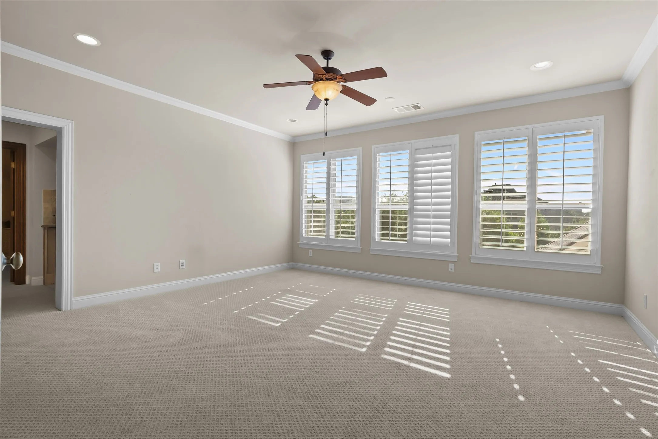 Single Family Residence For Sale in Denton County , 8491 Canyon Crossing, Lantana, Texas 76226, 5 Bedroom, 5 Bathroom, 3 Garage spaces, 4,076 Sqft, built in 2007, mls#21294408, Real Estate Agent in Lantana, Homes For Sale in Denton county, Homes For Sale in Lantana, Realtor in Lantana Texas, Real Estate Brokerage Independent Realty Texas, Luminita Cordes Realtor