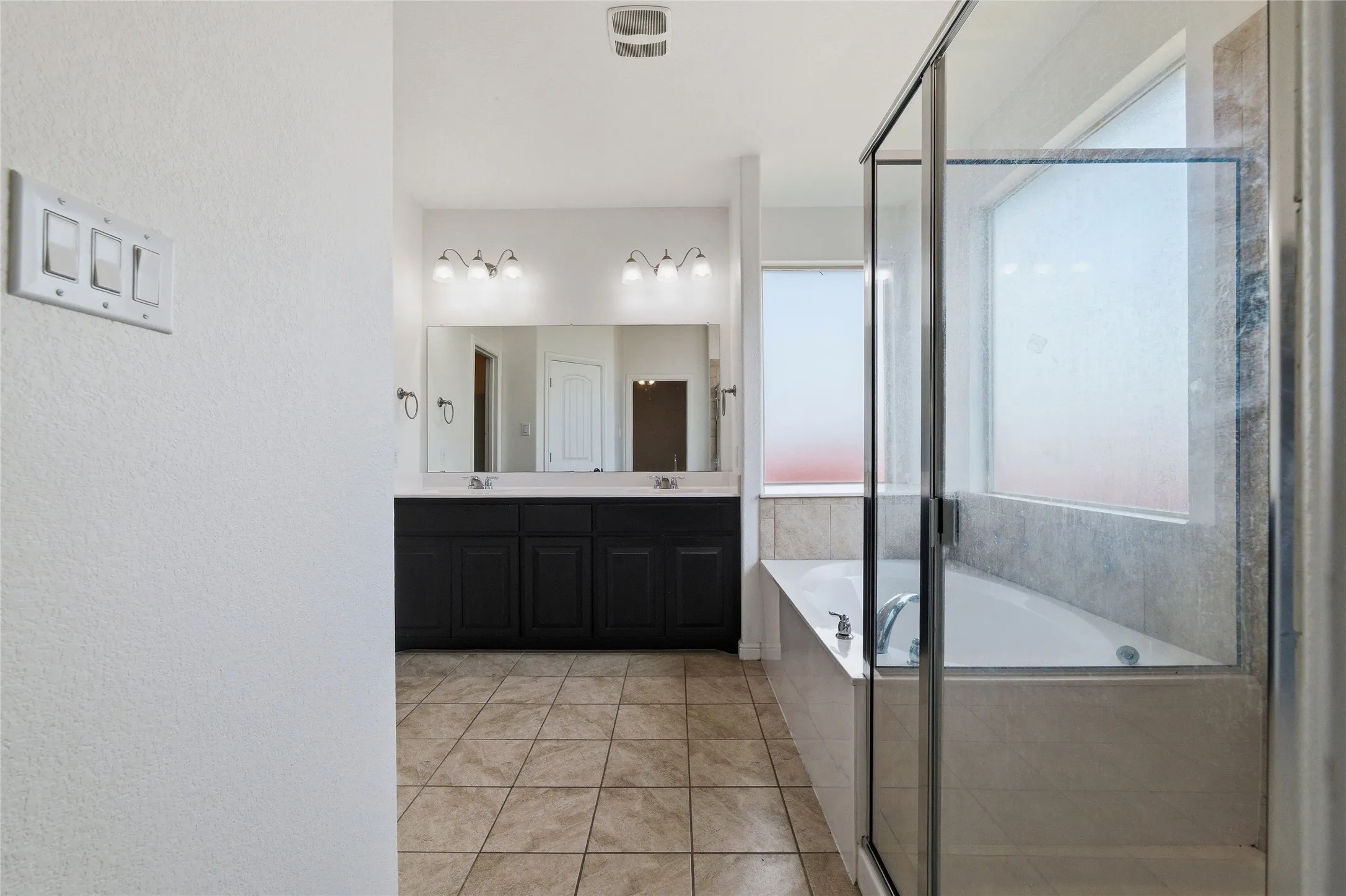 Single Family Residence For Sale in Tarrant County , 948 Meadow Scape Drive, Fort Worth, Texas 76028, 4 Bedroom, 2 Bathroom, 2 Garage spaces, 1,898 Sqft, built in 2018, mls#21287103, Real Estate Agent in Fort Worth, Homes For Sale in Tarrant county, Homes For Sale in Fort Worth, Realtor in Fort Worth Texas, Real Estate Brokerage Independent Realty Texas, Luminita Cordes Realtor