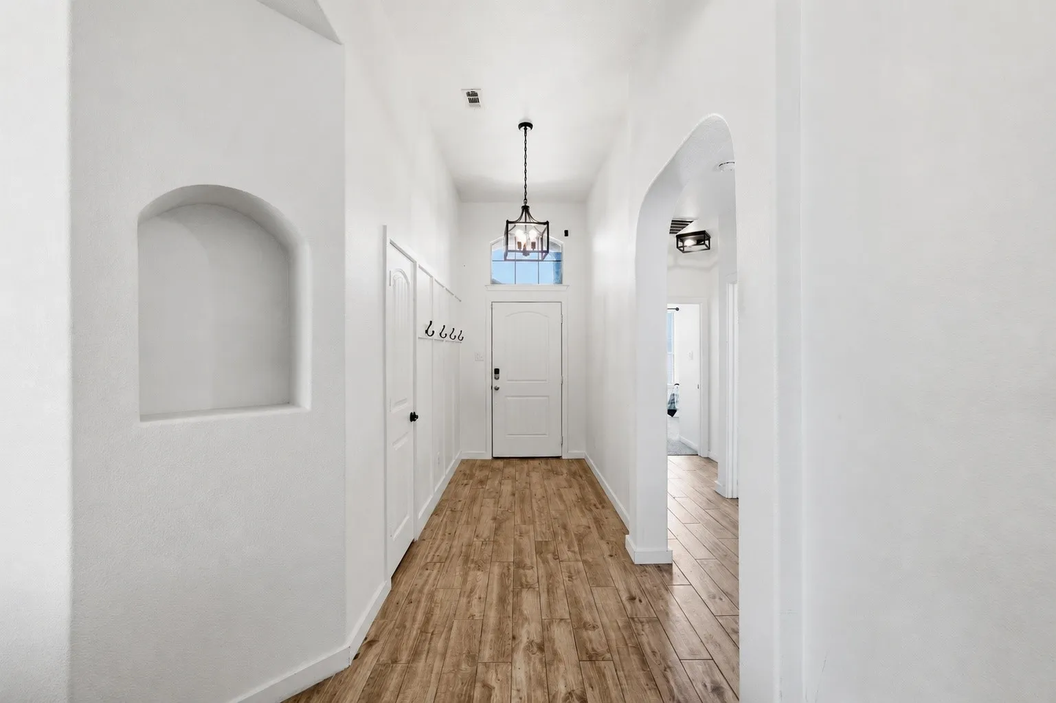 Single Family Residence For Sale in Tarrant County , 948 Meadow Scape Drive, Fort Worth, Texas 76028, 4 Bedroom, 2 Bathroom, 2 Garage spaces, 1,898 Sqft, built in 2018, mls#21287103, Real Estate Agent in Fort Worth, Homes For Sale in Tarrant county, Homes For Sale in Fort Worth, Realtor in Fort Worth Texas, Real Estate Brokerage Independent Realty Texas, Luminita Cordes Realtor
