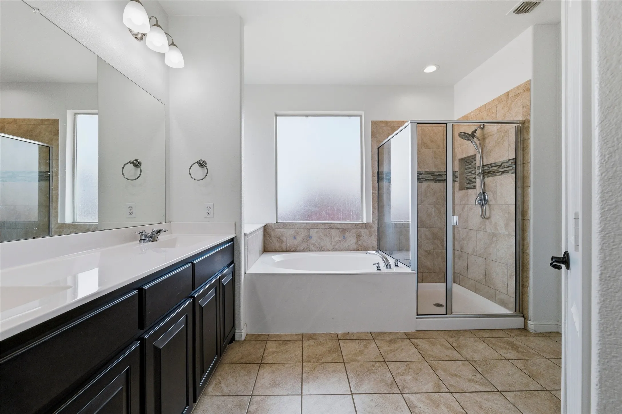 Single Family Residence For Sale in Tarrant County , 948 Meadow Scape Drive, Fort Worth, Texas 76028, 4 Bedroom, 2 Bathroom, 2 Garage spaces, 1,898 Sqft, built in 2018, mls#21287103, Real Estate Agent in Fort Worth, Homes For Sale in Tarrant county, Homes For Sale in Fort Worth, Realtor in Fort Worth Texas, Real Estate Brokerage Independent Realty Texas, Luminita Cordes Realtor