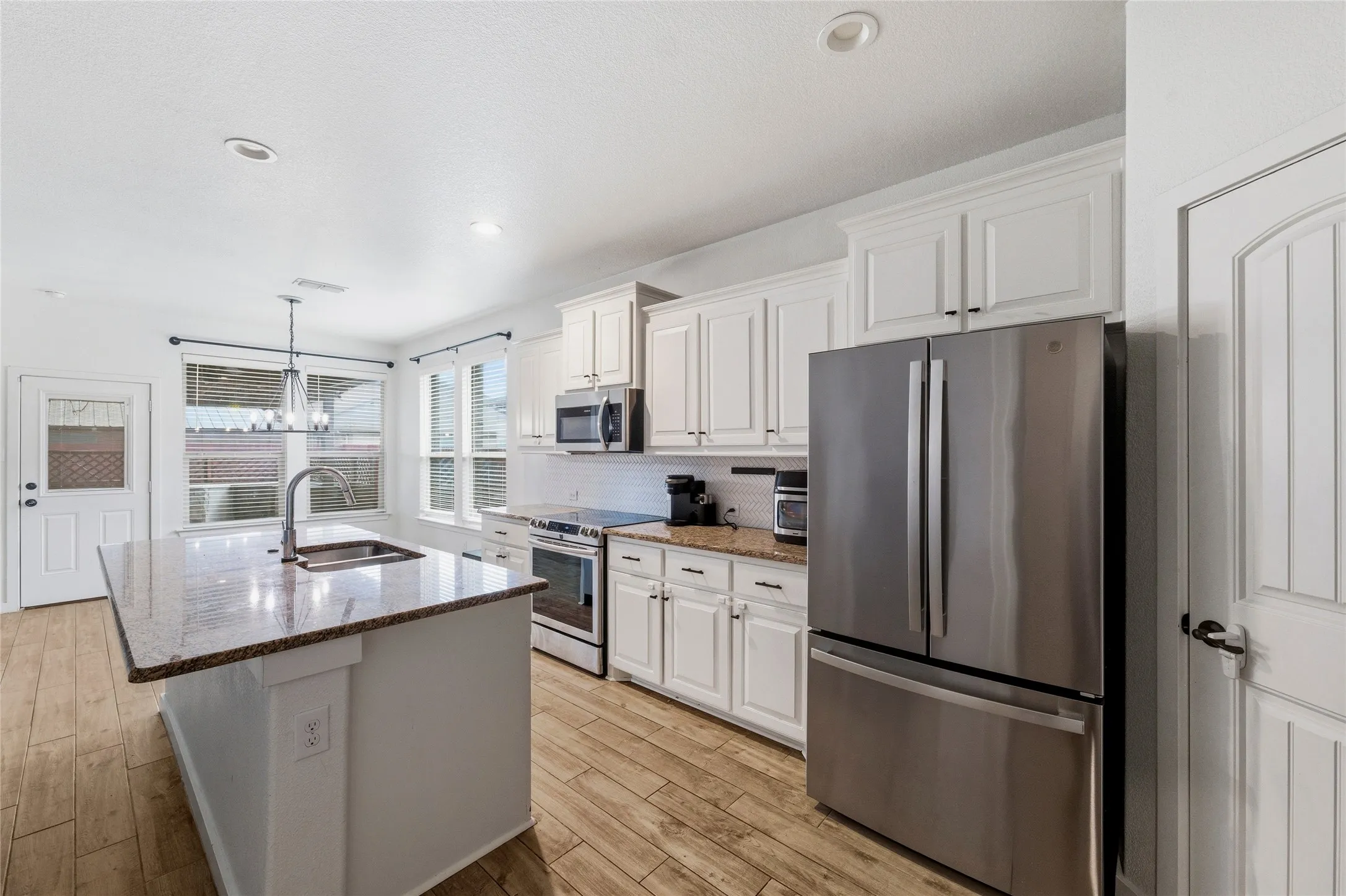 Single Family Residence For Sale in Tarrant County , 948 Meadow Scape Drive, Fort Worth, Texas 76028, 4 Bedroom, 2 Bathroom, 2 Garage spaces, 1,898 Sqft, built in 2018, mls#21287103, Real Estate Agent in Fort Worth, Homes For Sale in Tarrant county, Homes For Sale in Fort Worth, Realtor in Fort Worth Texas, Real Estate Brokerage Independent Realty Texas, Luminita Cordes Realtor