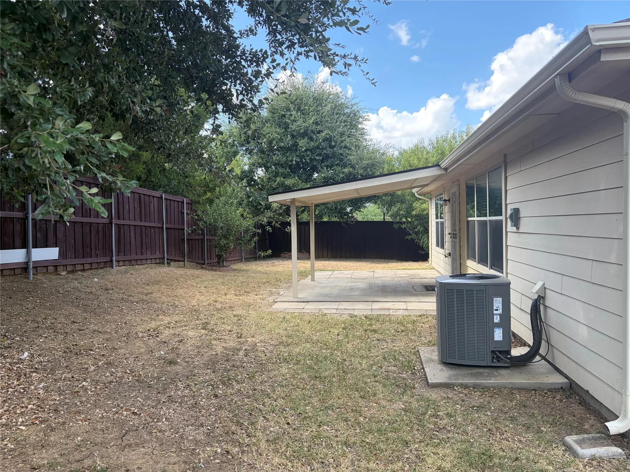 Single Family Residence For Rent in Dallas County , 1803 Sea Gull Drive, Dallas, Texas 75051, 3 Bedroom, 2 Bathroom, 2 Garage spaces, 1,816 Sqft, built in 2012, mls#21294421, Real Estate Agent in Dallas, Homes For Rent in Dallas county, Homes For Rent in Dallas, Realtor in Dallas Texas, Real Estate Brokerage Independent Realty Texas, Luminita Cordes Realtor