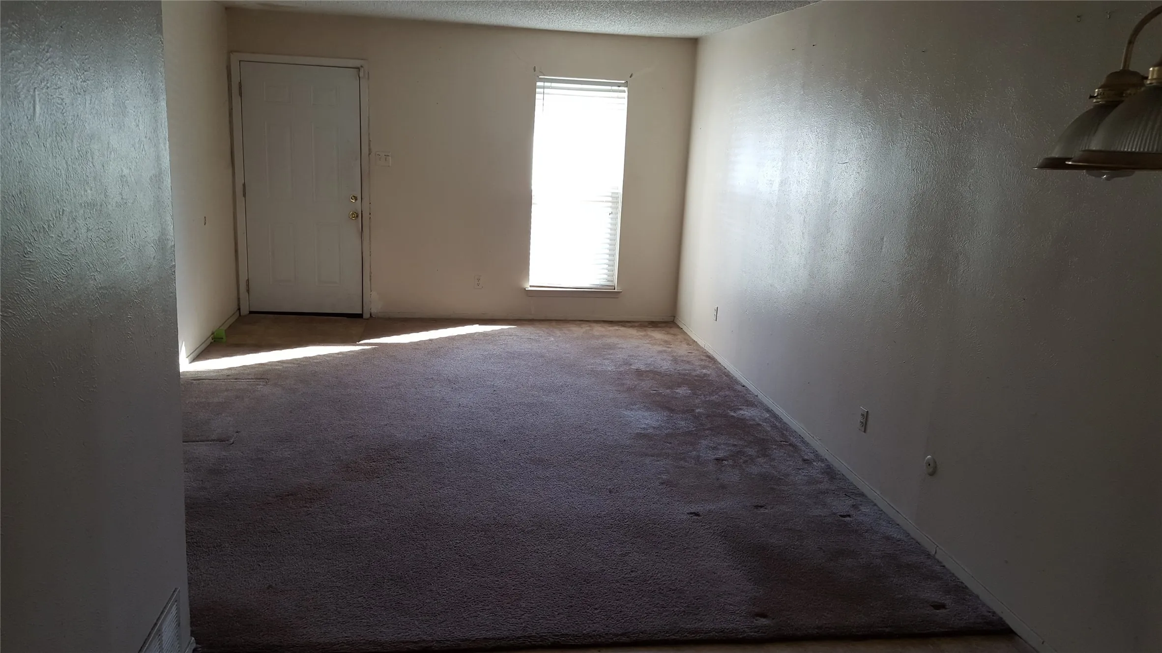 Duplex For Rent in Tarrant County , 1037 Southmoor Drive, Arlington, Texas 76010, 2 Bedroom, 1 Bathroom, Garage spaces, 1,855 Sqft, built in 1979, mls#21294428, Real Estate Agent in Arlington, Homes For Rent in Tarrant county, Homes For Rent in Arlington, Realtor in Arlington Texas, Real Estate Brokerage Independent Realty Texas, Luminita Cordes Realtor