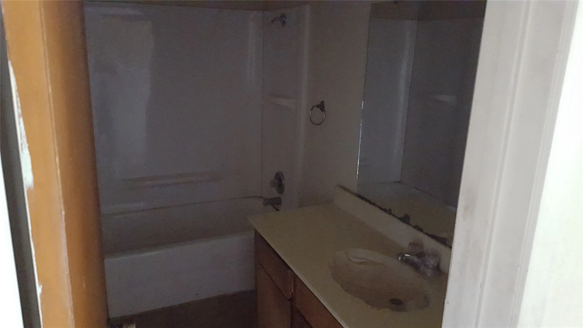 Duplex For Rent in Tarrant County , 1037 Southmoor Drive, Arlington, Texas 76010, 2 Bedroom, 1 Bathroom, Garage spaces, 1,855 Sqft, built in 1979, mls#21294428, Real Estate Agent in Arlington, Homes For Rent in Tarrant county, Homes For Rent in Arlington, Realtor in Arlington Texas, Real Estate Brokerage Independent Realty Texas, Luminita Cordes Realtor