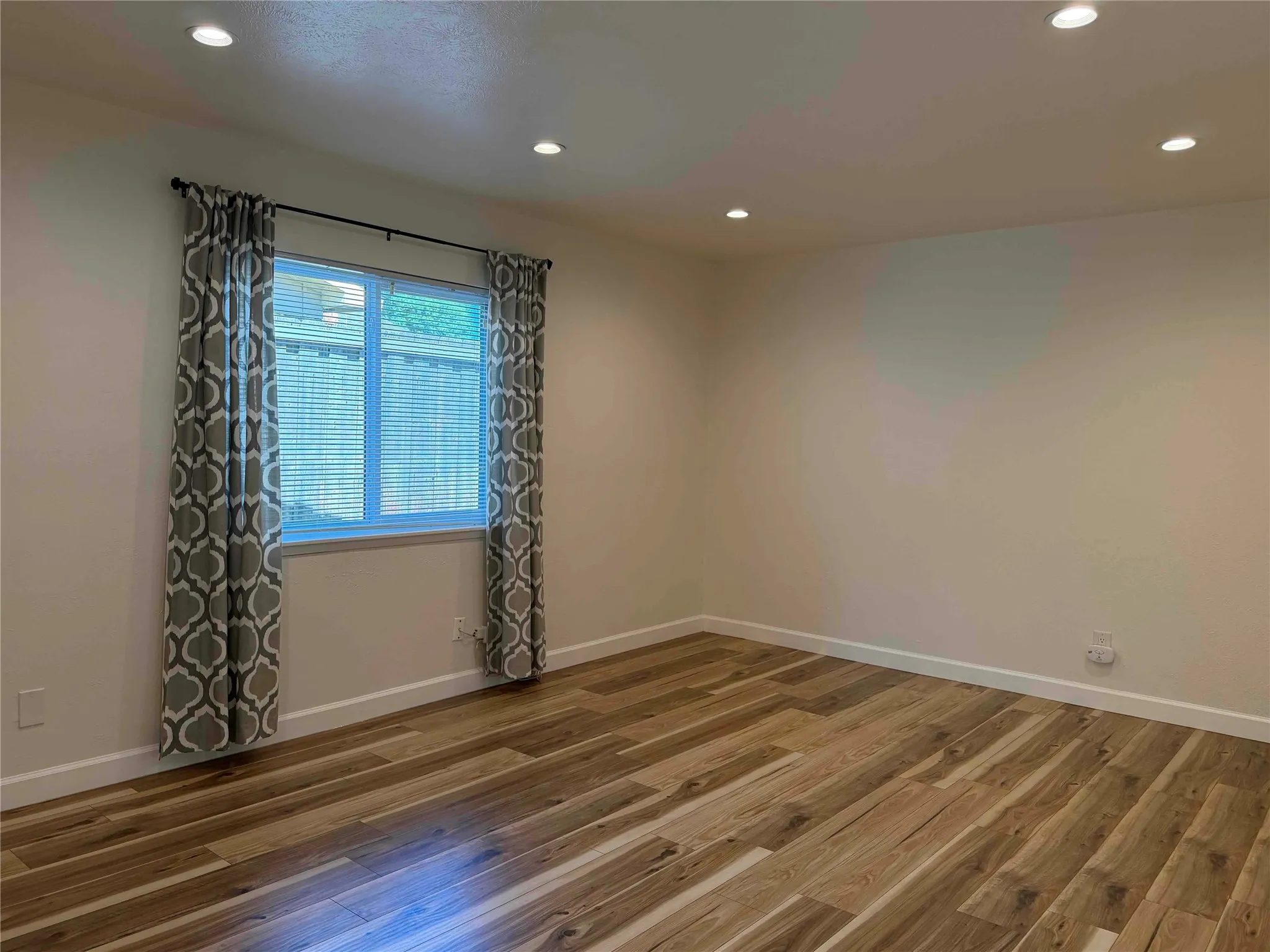 Single Family Residence For Rent in Dallas County , 2917 Esquire Lane, Garland, Texas 75044, 3 Bedroom, 2 Bathroom, 2 Garage spaces, 1,895 Sqft, built in 1979, mls#21280182, Real Estate Agent in Garland, Homes For Rent in Dallas county, Homes For Rent in Garland, Realtor in Garland Texas, Real Estate Brokerage Independent Realty Texas, Luminita Cordes Realtor