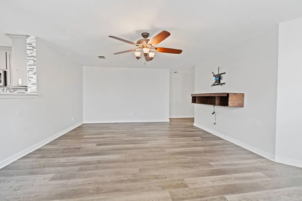 Single Family Residence For Rent in Collin County , 5405 Mountain Pointe Drive, Mc Kinney, Texas 75070, 3 Bedroom, 2 Bathroom, 2 Garage spaces, 1,532 Sqft, built in 2005, mls#21294444, Real Estate Agent in Mc Kinney, Homes For Rent in Collin county, Homes For Rent in Mc Kinney, Realtor in Mc Kinney Texas, Real Estate Brokerage Independent Realty Texas, Luminita Cordes Realtor