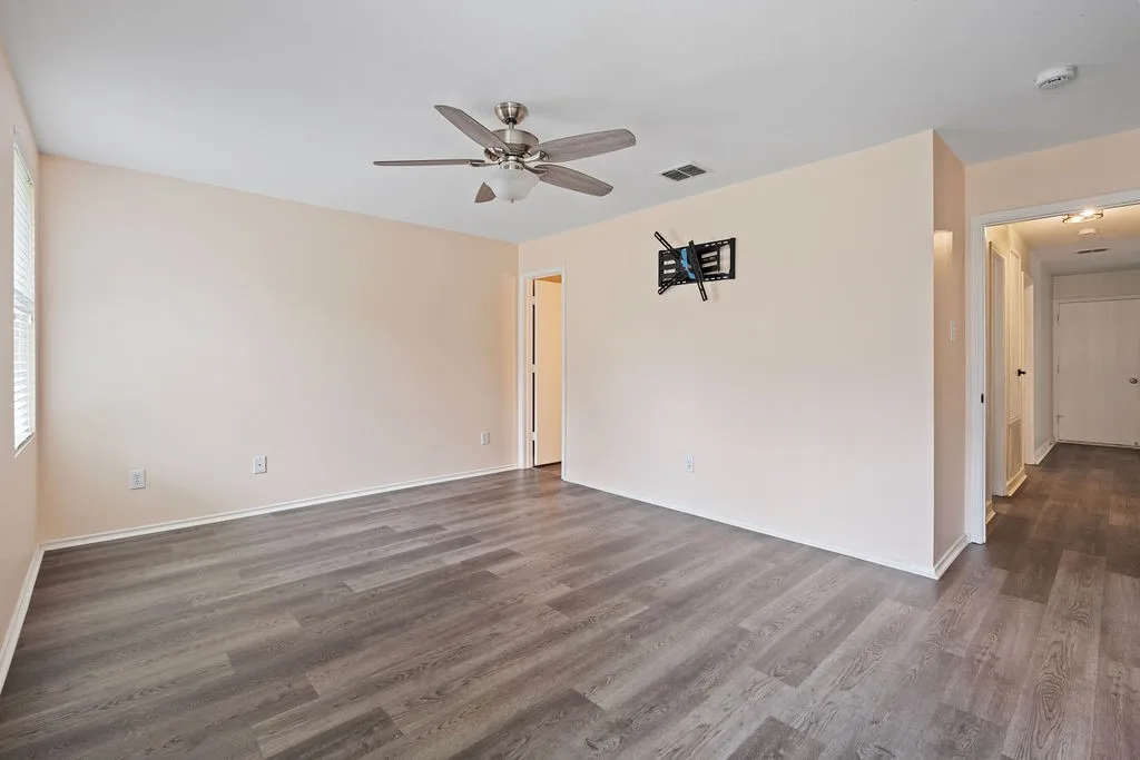 Single Family Residence For Rent in Collin County , 5405 Mountain Pointe Drive, Mc Kinney, Texas 75070, 3 Bedroom, 2 Bathroom, 2 Garage spaces, 1,532 Sqft, built in 2005, mls#21294444, Real Estate Agent in Mc Kinney, Homes For Rent in Collin county, Homes For Rent in Mc Kinney, Realtor in Mc Kinney Texas, Real Estate Brokerage Independent Realty Texas, Luminita Cordes Realtor