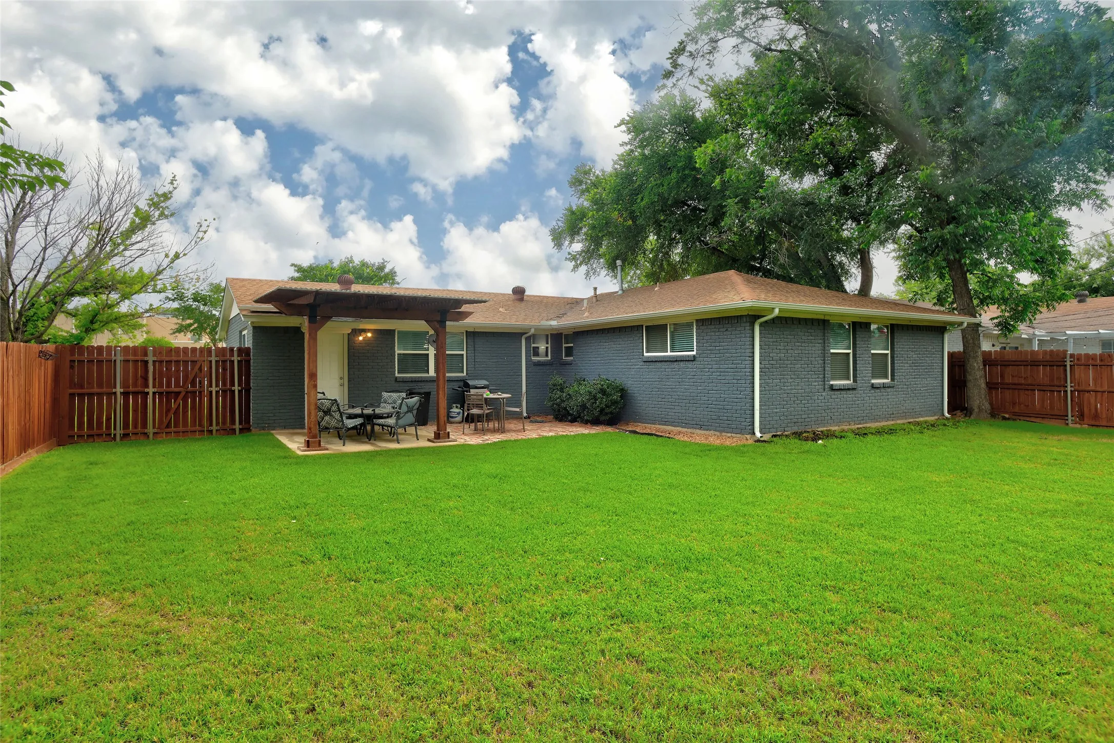 Single Family Residence For Sale in Dallas County , 530 Apollo Road, Richardson, Texas 75081, 3 Bedroom, 2 Bathroom, 2 Garage spaces, 1,265 Sqft, built in 1960, mls#21294448, Real Estate Agent in Richardson, Homes For Sale in Dallas county, Homes For Sale in Richardson, Realtor in Richardson Texas, Real Estate Brokerage Independent Realty Texas, Luminita Cordes Realtor