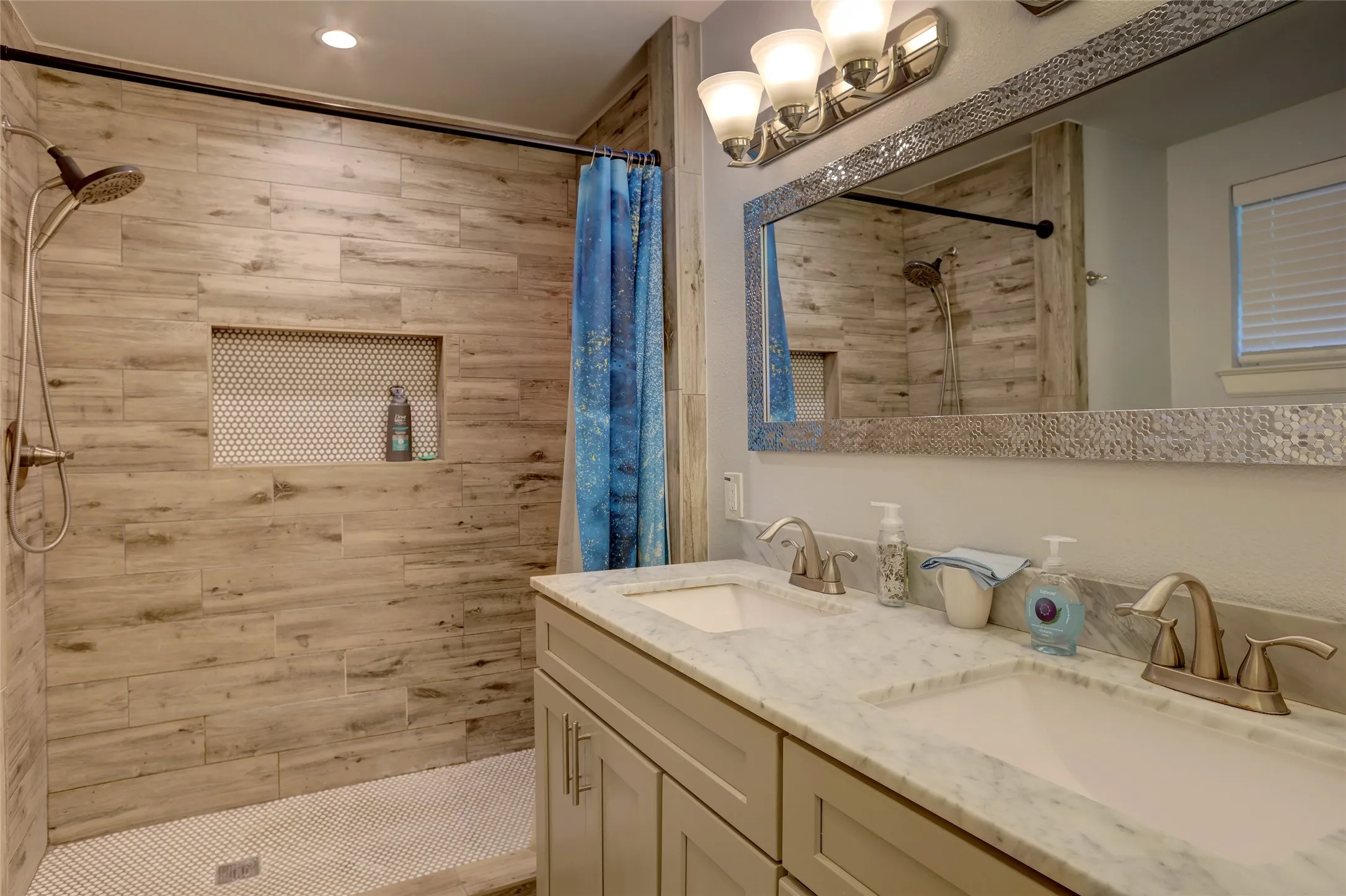 Single Family Residence For Sale in Dallas County , 530 Apollo Road, Richardson, Texas 75081, 3 Bedroom, 2 Bathroom, 2 Garage spaces, 1,265 Sqft, built in 1960, mls#21294448, Real Estate Agent in Richardson, Homes For Sale in Dallas county, Homes For Sale in Richardson, Realtor in Richardson Texas, Real Estate Brokerage Independent Realty Texas, Luminita Cordes Realtor