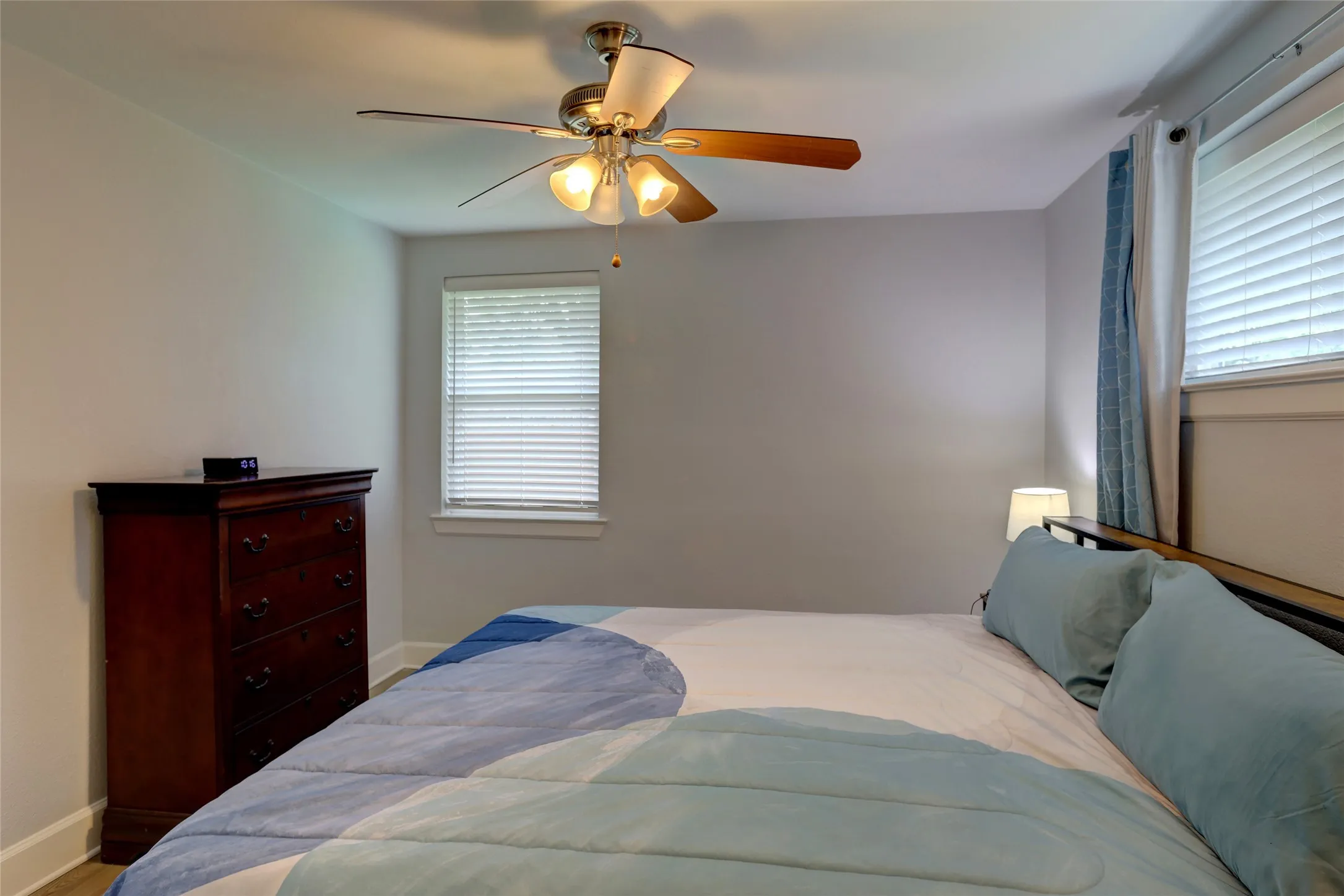 Single Family Residence For Sale in Dallas County , 530 Apollo Road, Richardson, Texas 75081, 3 Bedroom, 2 Bathroom, 2 Garage spaces, 1,265 Sqft, built in 1960, mls#21294448, Real Estate Agent in Richardson, Homes For Sale in Dallas county, Homes For Sale in Richardson, Realtor in Richardson Texas, Real Estate Brokerage Independent Realty Texas, Luminita Cordes Realtor