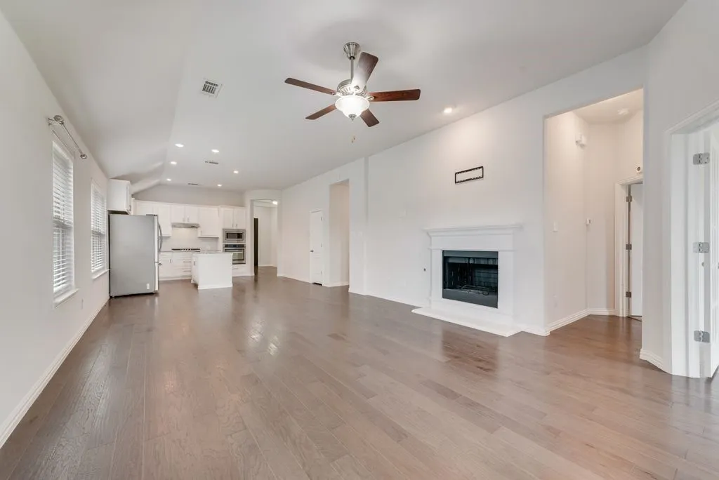 Single Family Residence For Rent in Kaufman County , 1560 Seminole Drive, Forney, Texas 75126, 3 Bedrooms, 2 Bathrooms, 2 Garage spaces, 2,020 Sqft, built in 2018, Price $2,250, mls#21294449, Real Estate Agent in Forney, Homes For Rent in Kaufman county, Homes For Rent in Forney, Realtor in Forney Texas, Real Estate Brokerage Independent Realty Texas, Luminita Cordes Realtor