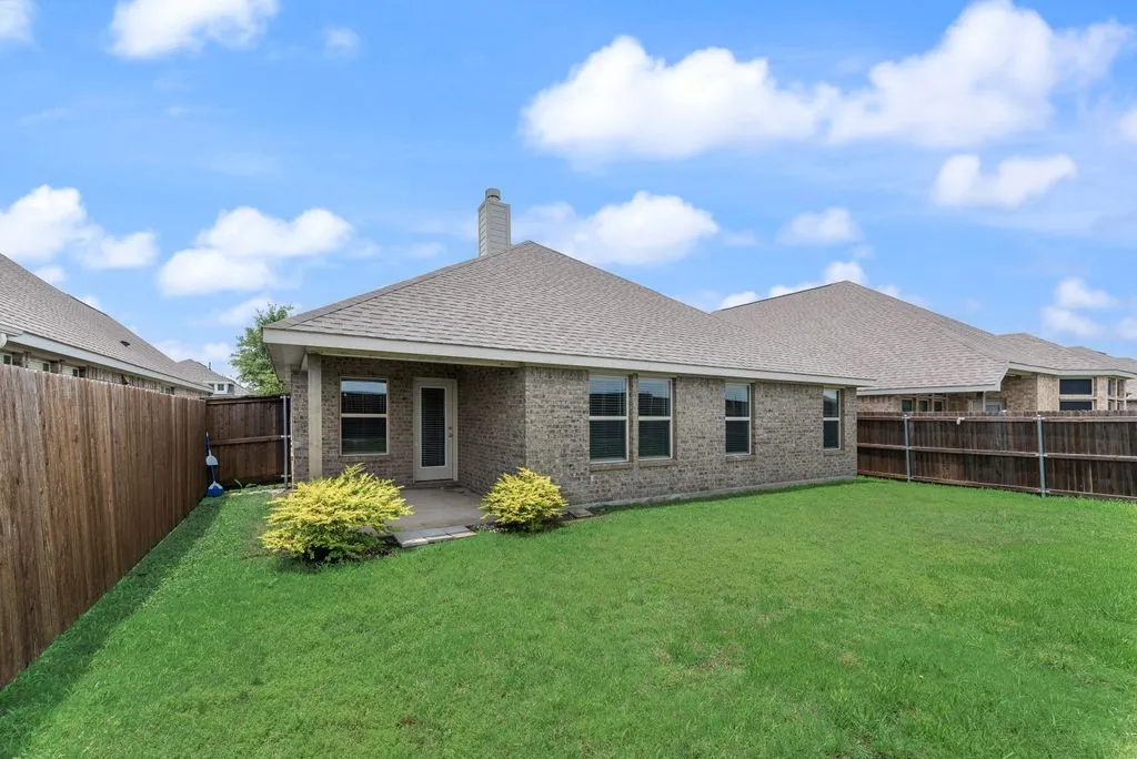 Single Family Residence For Rent in Kaufman County , 1560 Seminole Drive, Forney, Texas 75126, 3 Bedrooms, 2 Bathrooms, 2 Garage spaces, 2,020 Sqft, built in 2018, Price $2,250, mls#21294449, Real Estate Agent in Forney, Homes For Rent in Kaufman county, Homes For Rent in Forney, Realtor in Forney Texas, Real Estate Brokerage Independent Realty Texas, Luminita Cordes Realtor