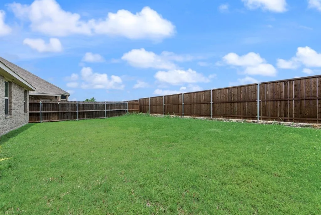 Single Family Residence For Rent in Kaufman County , 1560 Seminole Drive, Forney, Texas 75126, 3 Bedrooms, 2 Bathrooms, 2 Garage spaces, 2,020 Sqft, built in 2018, Price $2,250, mls#21294449, Real Estate Agent in Forney, Homes For Rent in Kaufman county, Homes For Rent in Forney, Realtor in Forney Texas, Real Estate Brokerage Independent Realty Texas, Luminita Cordes Realtor