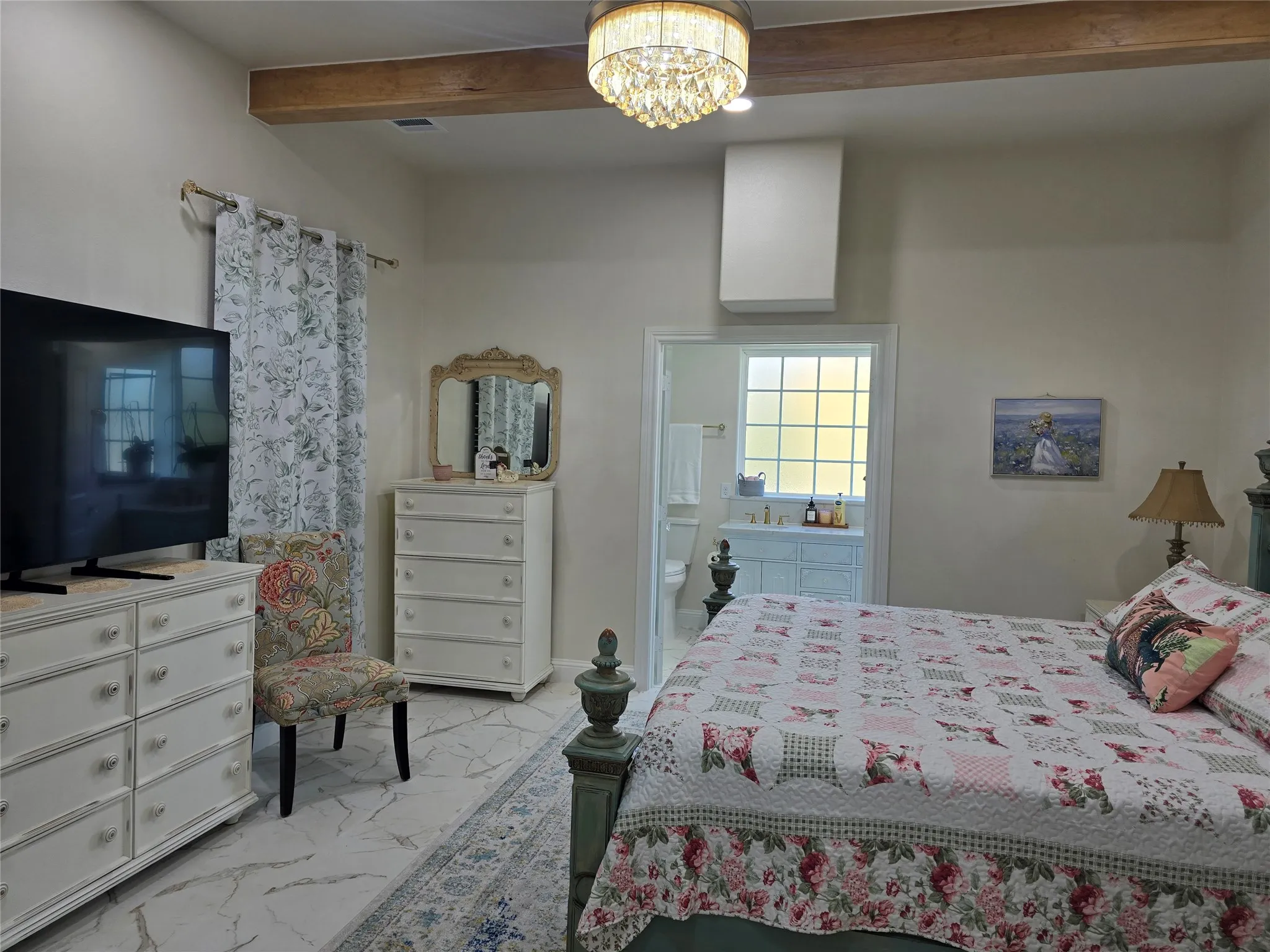 Single Family Residence For Rent in Grayson County , 401 E Chestnut Street, Denison, Texas 75021, 3 Bedrooms, 3 Bathrooms, Garage spaces, 1,719 Sqft, built in 1900, Price $3,900, mls#21294455, Real Estate Agent in Denison, Homes For Rent in Grayson county, Homes For Rent in Denison, Realtor in Denison Texas, Real Estate Brokerage Independent Realty Texas, Luminita Cordes Realtor