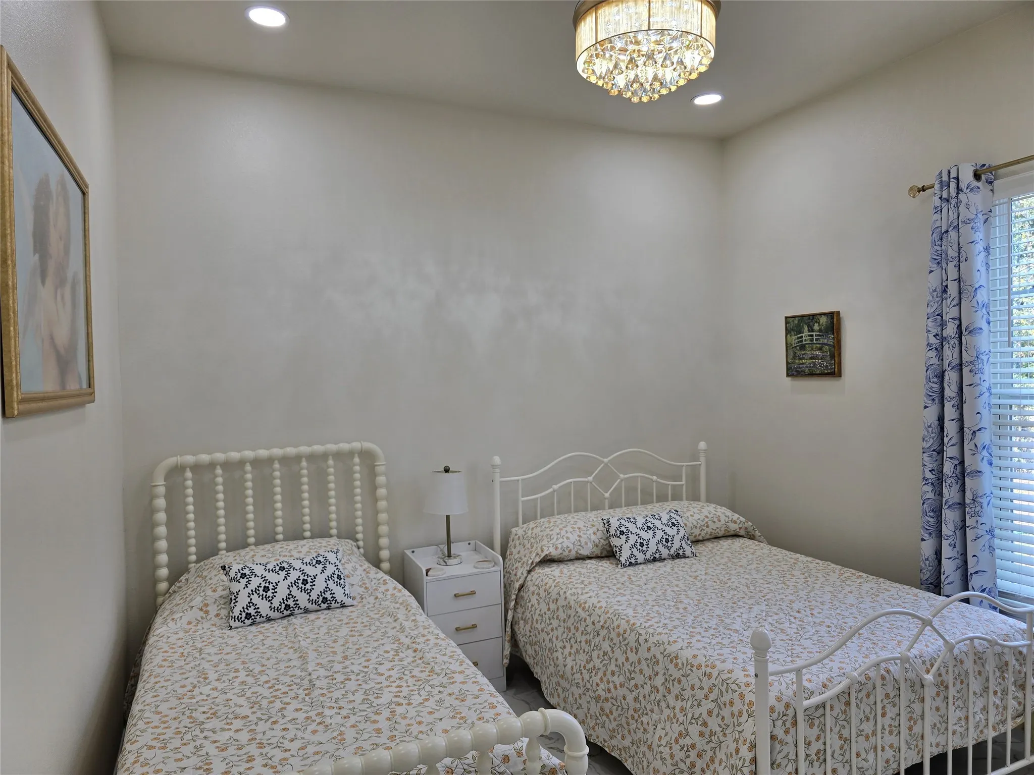 Single Family Residence For Rent in Grayson County , 401 E Chestnut Street, Denison, Texas 75021, 3 Bedrooms, 3 Bathrooms, Garage spaces, 1,719 Sqft, built in 1900, Price $3,900, mls#21294455, Real Estate Agent in Denison, Homes For Rent in Grayson county, Homes For Rent in Denison, Realtor in Denison Texas, Real Estate Brokerage Independent Realty Texas, Luminita Cordes Realtor