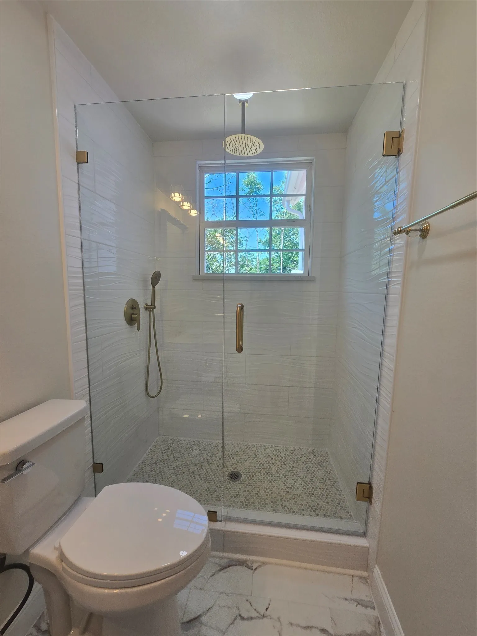 Single Family Residence For Rent in Grayson County , 401 E Chestnut Street, Denison, Texas 75021, 3 Bedrooms, 3 Bathrooms, Garage spaces, 1,719 Sqft, built in 1900, Price $3,900, mls#21294455, Real Estate Agent in Denison, Homes For Rent in Grayson county, Homes For Rent in Denison, Realtor in Denison Texas, Real Estate Brokerage Independent Realty Texas, Luminita Cordes Realtor