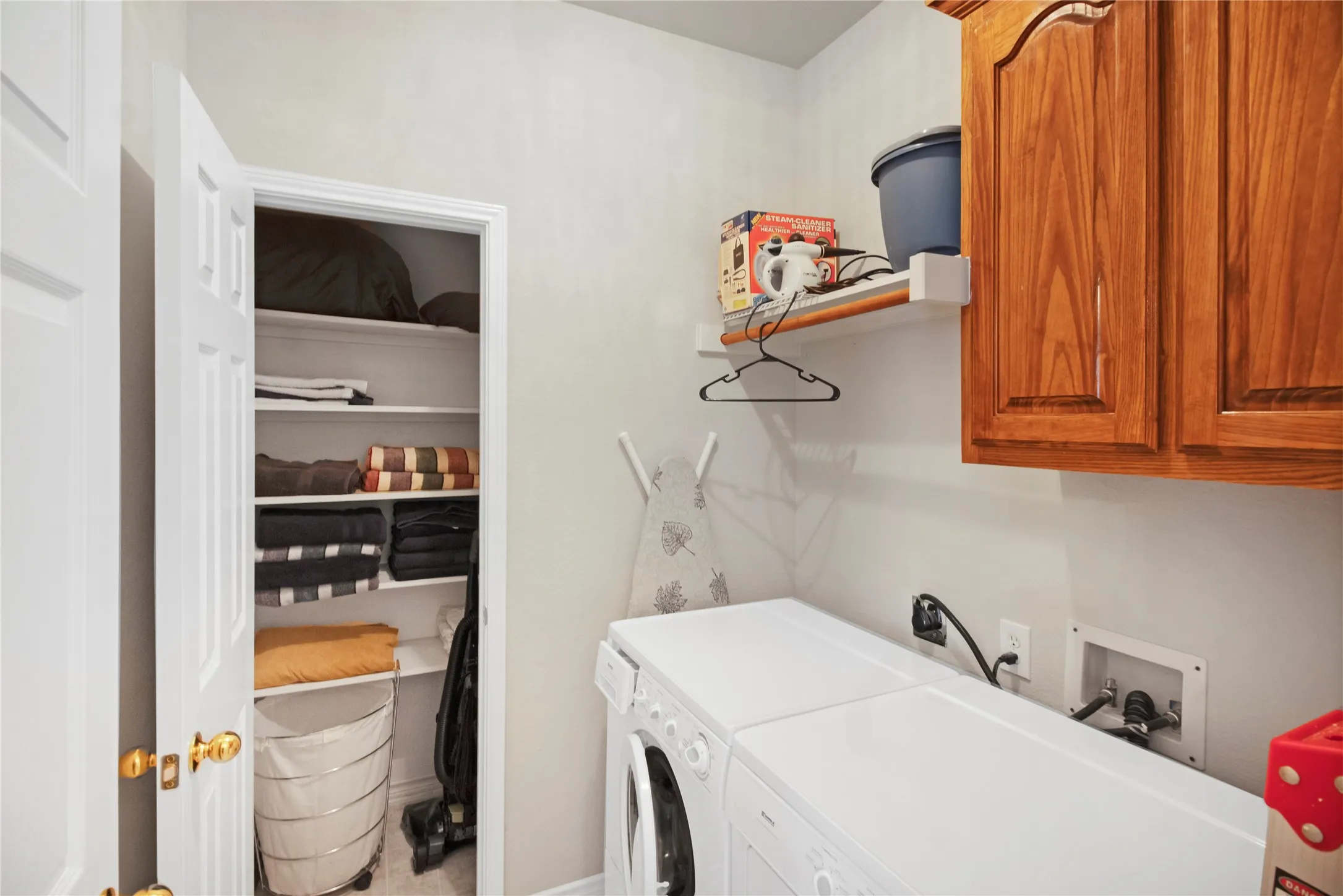 Single Family Residence For Sale in Collin County , 15827 Appaloosa Drive, Frisco, Texas 75035, 3 Bedrooms, 2 Bathrooms, 2 Garage spaces, 1,796 Sqft, built in 2003, Price $401,197, mls#21294154, Real Estate Agent in Frisco, Homes For Sale in Collin county, Homes For Sale in Frisco, Realtor in Frisco Texas, Real Estate Brokerage Independent Realty Texas, Luminita Cordes Realtor