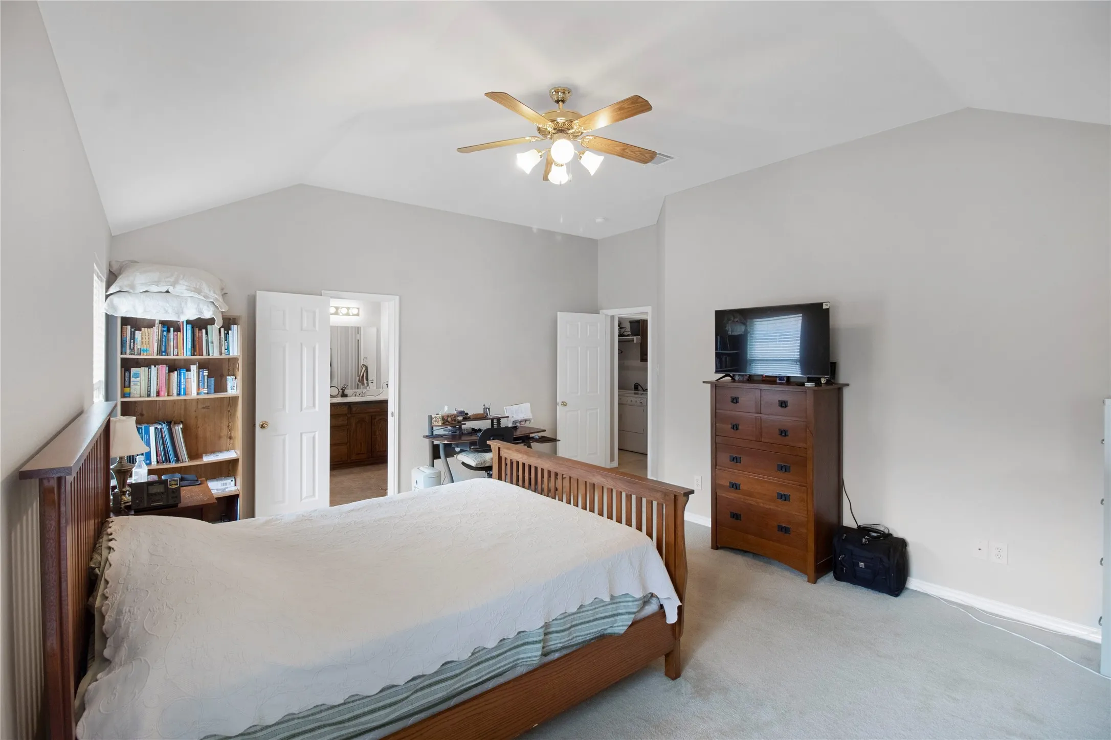 Single Family Residence For Sale in Collin County , 15827 Appaloosa Drive, Frisco, Texas 75035, 3 Bedrooms, 2 Bathrooms, 2 Garage spaces, 1,796 Sqft, built in 2003, Price $401,197, mls#21294154, Real Estate Agent in Frisco, Homes For Sale in Collin county, Homes For Sale in Frisco, Realtor in Frisco Texas, Real Estate Brokerage Independent Realty Texas, Luminita Cordes Realtor