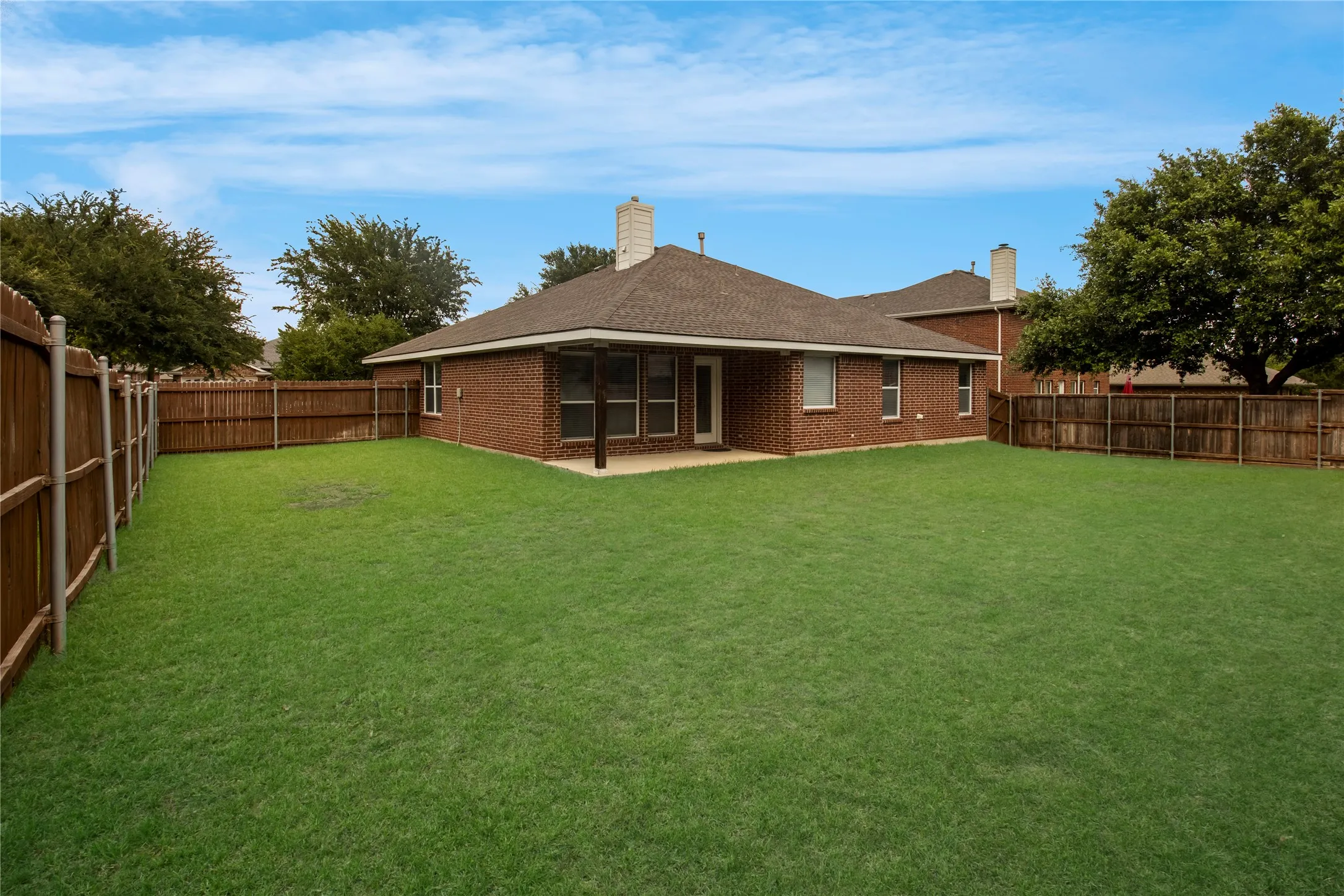Single Family Residence For Sale in Collin County , 15827 Appaloosa Drive, Frisco, Texas 75035, 3 Bedrooms, 2 Bathrooms, 2 Garage spaces, 1,796 Sqft, built in 2003, Price $401,197, mls#21294154, Real Estate Agent in Frisco, Homes For Sale in Collin county, Homes For Sale in Frisco, Realtor in Frisco Texas, Real Estate Brokerage Independent Realty Texas, Luminita Cordes Realtor