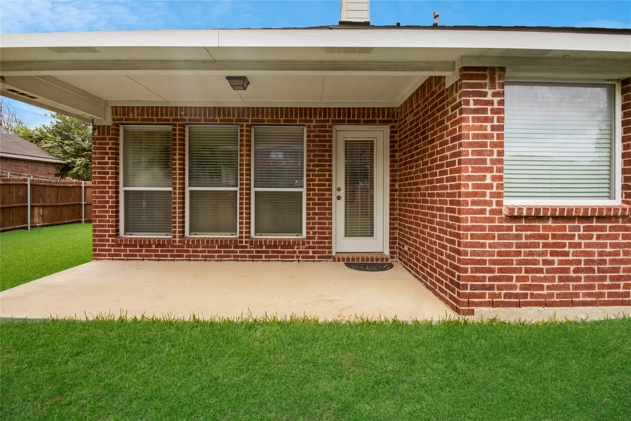 Single Family Residence For Sale in Collin County , 15827 Appaloosa Drive, Frisco, Texas 75035, 3 Bedrooms, 2 Bathrooms, 2 Garage spaces, 1,796 Sqft, built in 2003, Price $401,197, mls#21294154, Real Estate Agent in Frisco, Homes For Sale in Collin county, Homes For Sale in Frisco, Realtor in Frisco Texas, Real Estate Brokerage Independent Realty Texas, Luminita Cordes Realtor