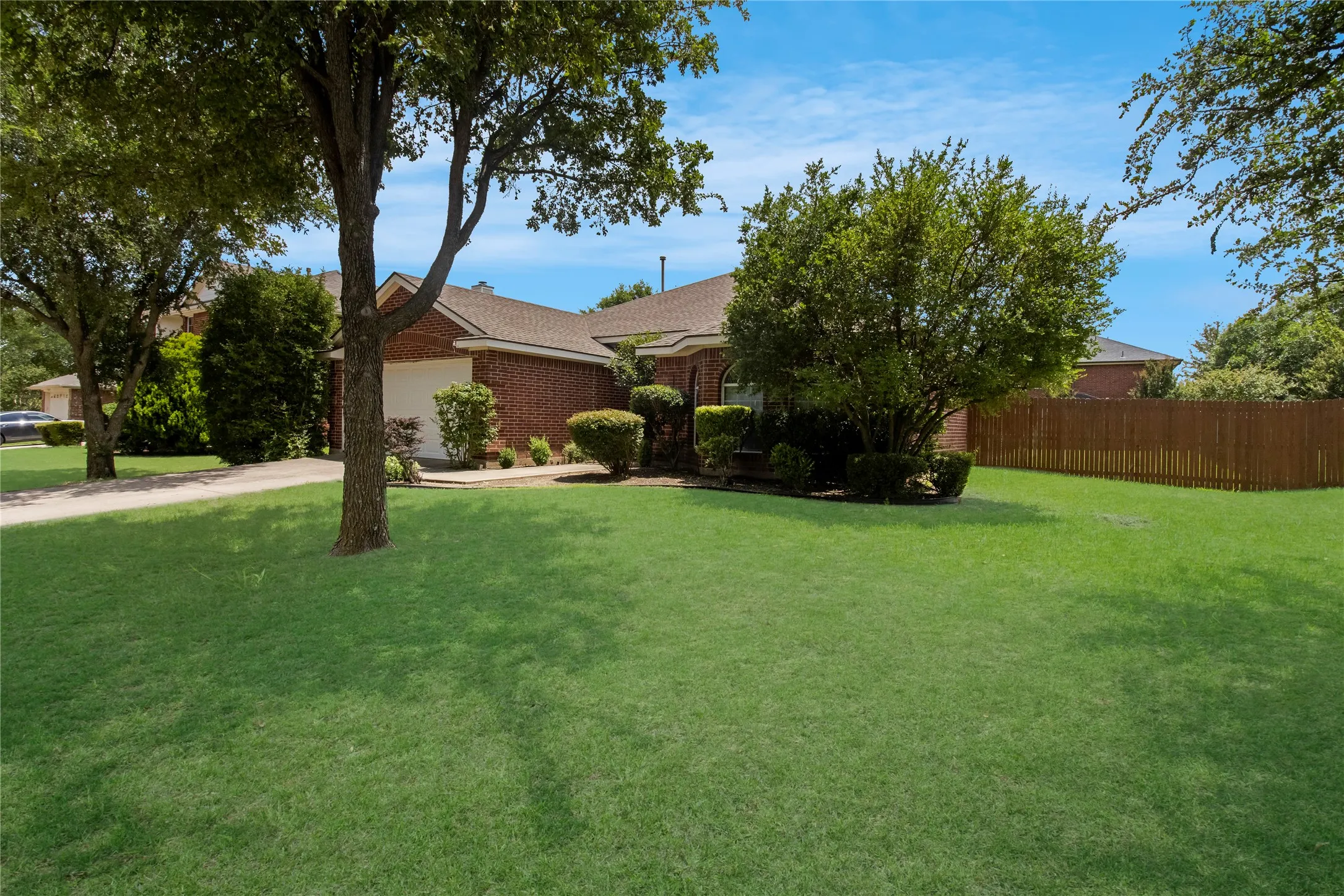 Single Family Residence For Sale in Collin County , 15827 Appaloosa Drive, Frisco, Texas 75035, 3 Bedrooms, 2 Bathrooms, 2 Garage spaces, 1,796 Sqft, built in 2003, Price $401,197, mls#21294154, Real Estate Agent in Frisco, Homes For Sale in Collin county, Homes For Sale in Frisco, Realtor in Frisco Texas, Real Estate Brokerage Independent Realty Texas, Luminita Cordes Realtor