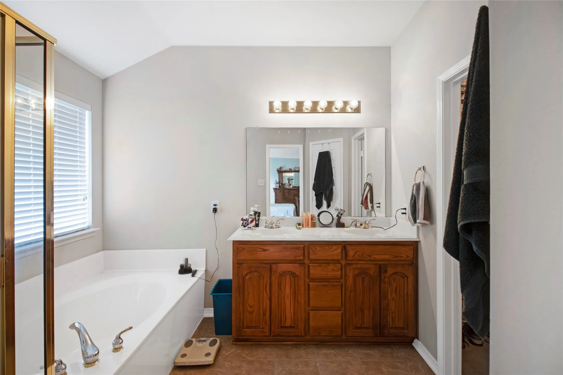 Single Family Residence For Sale in Collin County , 15827 Appaloosa Drive, Frisco, Texas 75035, 3 Bedrooms, 2 Bathrooms, 2 Garage spaces, 1,796 Sqft, built in 2003, Price $401,197, mls#21294154, Real Estate Agent in Frisco, Homes For Sale in Collin county, Homes For Sale in Frisco, Realtor in Frisco Texas, Real Estate Brokerage Independent Realty Texas, Luminita Cordes Realtor
